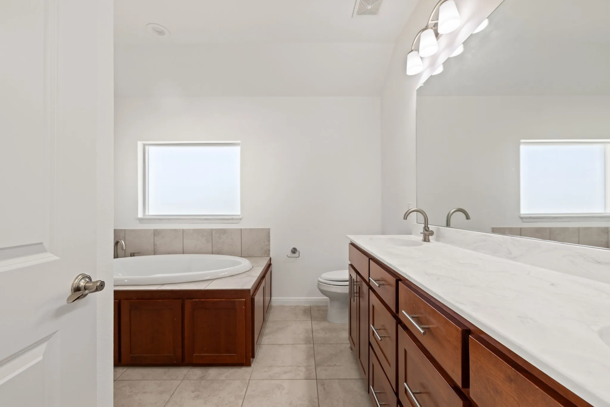Single Family Residence For Sale in Dallas County , 3648 Bluegrass Drive, Grand Prairie, Texas 75052, 4 Bedroom, 3 Bathroom, 2 Garage spaces, 2,208 Sqft, built in 2018, mls#21382937, Real Estate Agent in Grand Prairie, Homes For Sale in Dallas county, Homes For Sale in Grand Prairie, Realtor in Grand Prairie Texas, Real Estate Brokerage Independent Realty Texas, Luminita Cordes Realtor
