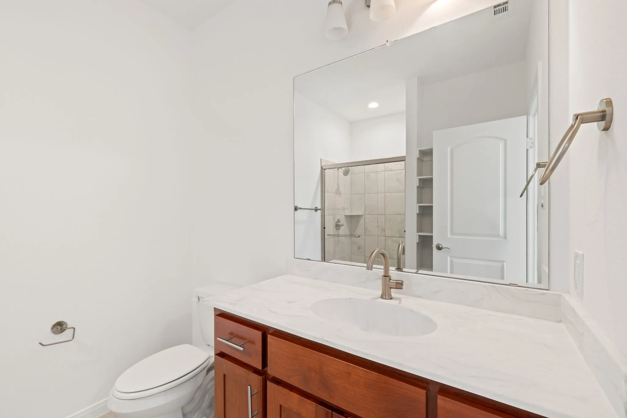 Single Family Residence For Sale in Dallas County , 3648 Bluegrass Drive, Grand Prairie, Texas 75052, 4 Bedroom, 3 Bathroom, 2 Garage spaces, 2,208 Sqft, built in 2018, mls#21382937, Real Estate Agent in Grand Prairie, Homes For Sale in Dallas county, Homes For Sale in Grand Prairie, Realtor in Grand Prairie Texas, Real Estate Brokerage Independent Realty Texas, Luminita Cordes Realtor