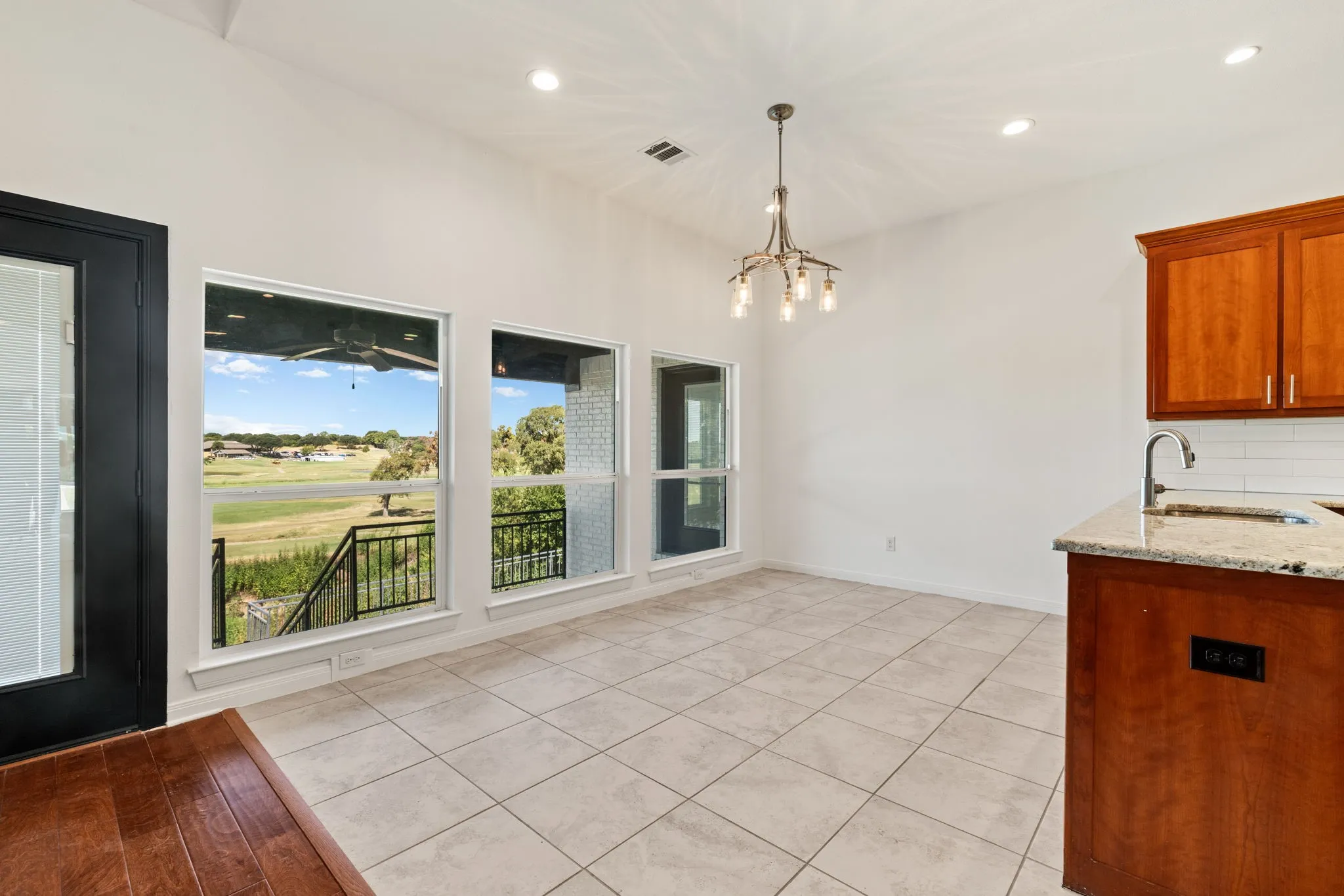 Single Family Residence For Sale in Dallas County , 3648 Bluegrass Drive, Grand Prairie, Texas 75052, 4 Bedroom, 3 Bathroom, 2 Garage spaces, 2,208 Sqft, built in 2018, mls#21382937, Real Estate Agent in Grand Prairie, Homes For Sale in Dallas county, Homes For Sale in Grand Prairie, Realtor in Grand Prairie Texas, Real Estate Brokerage Independent Realty Texas, Luminita Cordes Realtor