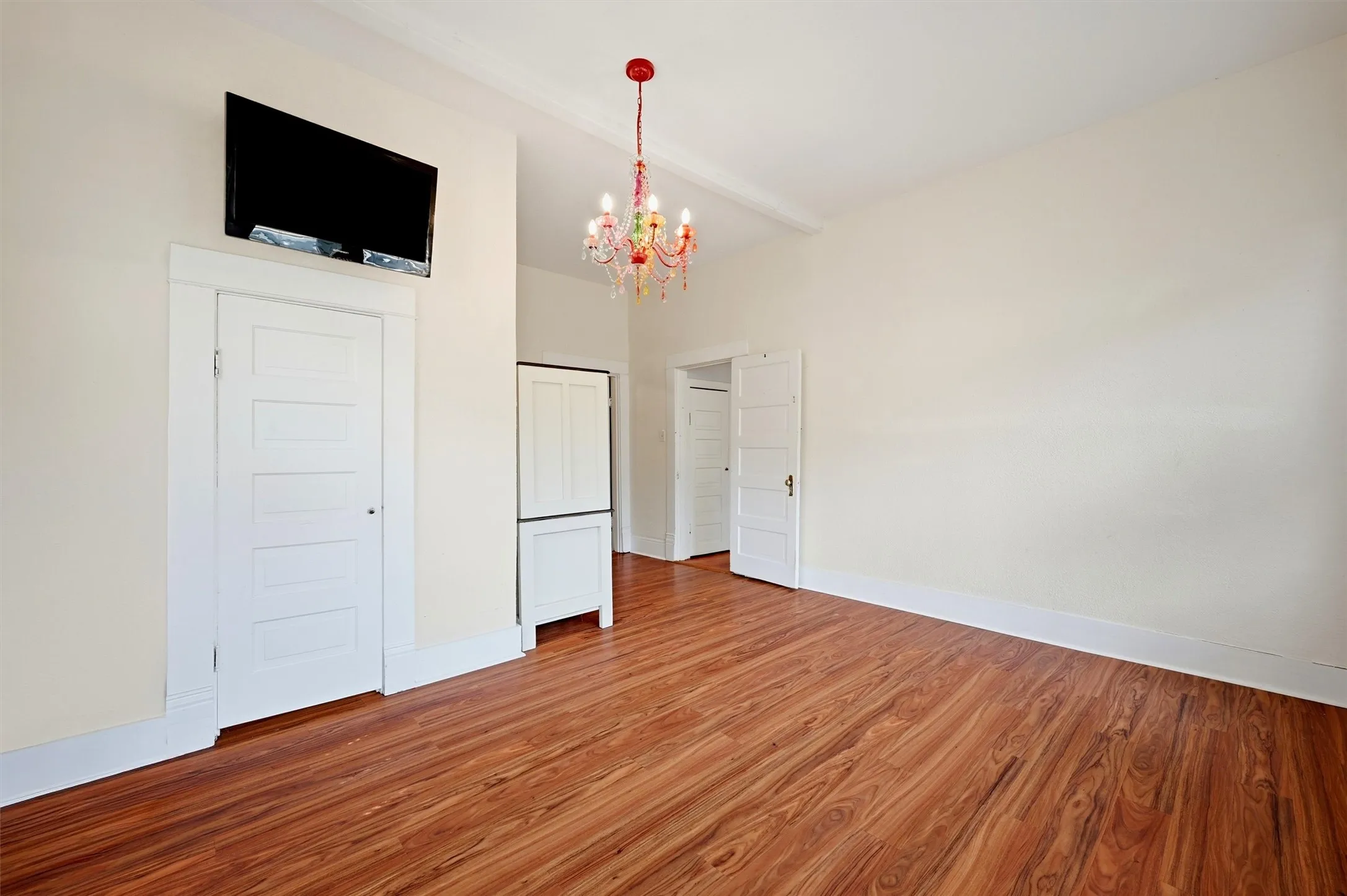 Single Family Residence For Sale in Grayson County , 1221 S Crockett Street, Sherman, Texas 75090, 3 Bedroom, 2 Bathroom, Garage spaces, 2,027 Sqft, built in 1900, mls#21383048, Real Estate Agent in Sherman, Homes For Sale in Grayson county, Homes For Sale in Sherman, Realtor in Sherman Texas, Real Estate Brokerage Independent Realty Texas, Luminita Cordes Realtor