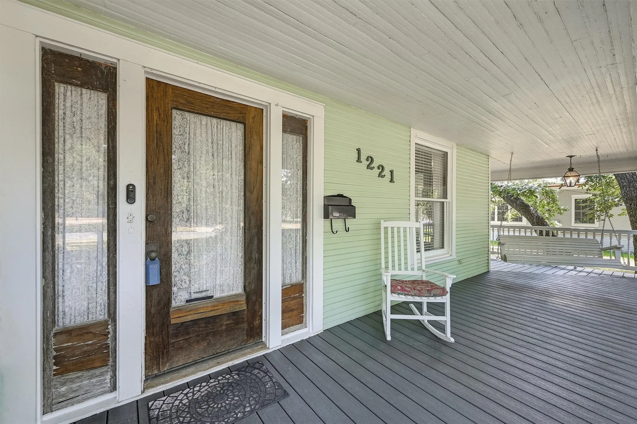 Single Family Residence For Sale in Grayson County , 1221 S Crockett Street, Sherman, Texas 75090, 3 Bedroom, 2 Bathroom, Garage spaces, 2,027 Sqft, built in 1900, mls#21383048, Real Estate Agent in Sherman, Homes For Sale in Grayson county, Homes For Sale in Sherman, Realtor in Sherman Texas, Real Estate Brokerage Independent Realty Texas, Luminita Cordes Realtor
