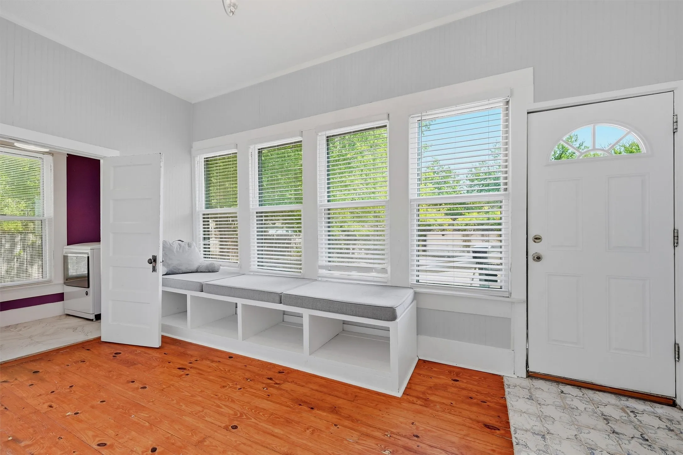 Single Family Residence For Sale in Grayson County , 1221 S Crockett Street, Sherman, Texas 75090, 3 Bedroom, 2 Bathroom, Garage spaces, 2,027 Sqft, built in 1900, mls#21383048, Real Estate Agent in Sherman, Homes For Sale in Grayson county, Homes For Sale in Sherman, Realtor in Sherman Texas, Real Estate Brokerage Independent Realty Texas, Luminita Cordes Realtor