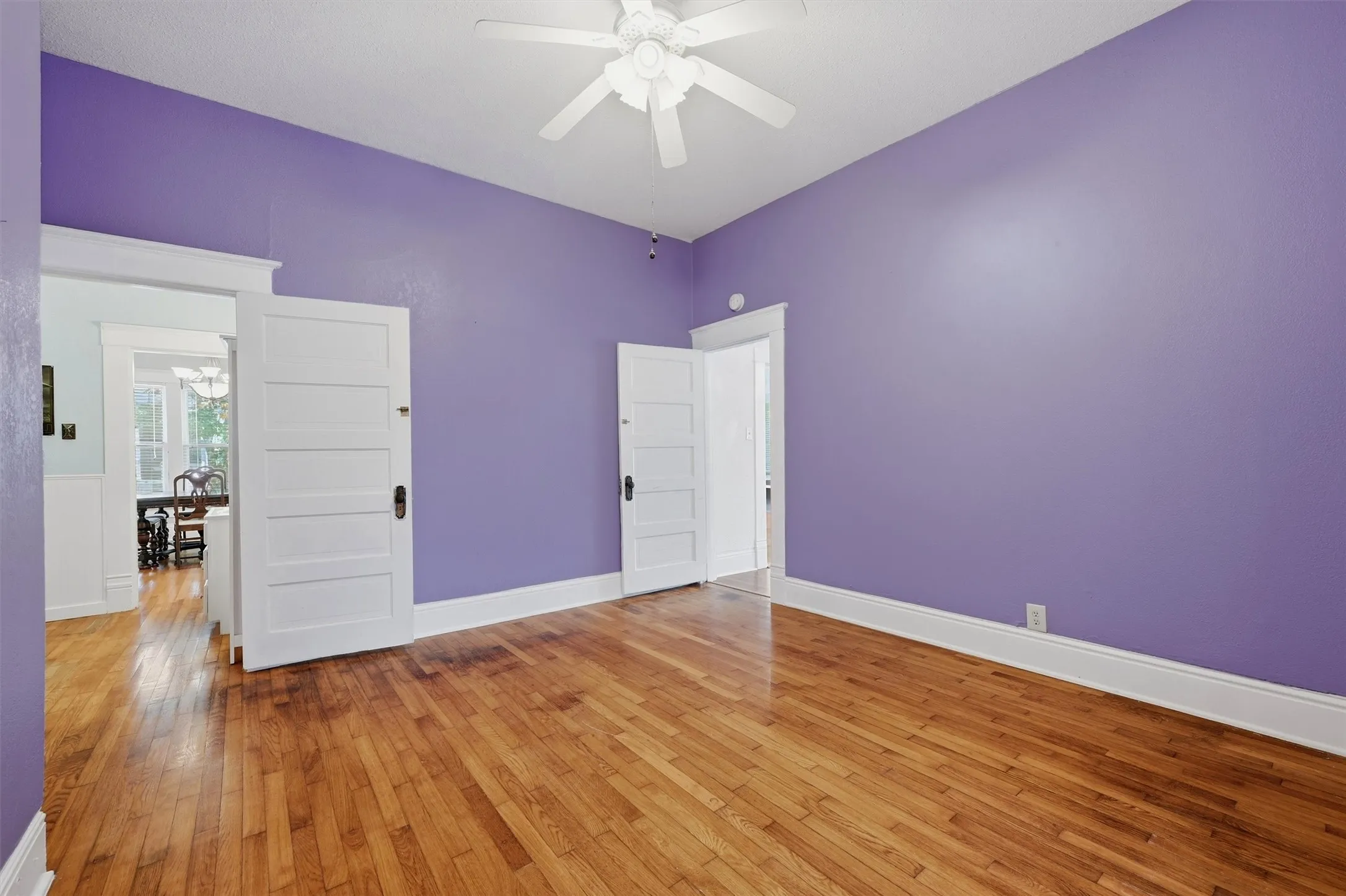 Single Family Residence For Sale in Grayson County , 1221 S Crockett Street, Sherman, Texas 75090, 3 Bedroom, 2 Bathroom, Garage spaces, 2,027 Sqft, built in 1900, mls#21383048, Real Estate Agent in Sherman, Homes For Sale in Grayson county, Homes For Sale in Sherman, Realtor in Sherman Texas, Real Estate Brokerage Independent Realty Texas, Luminita Cordes Realtor