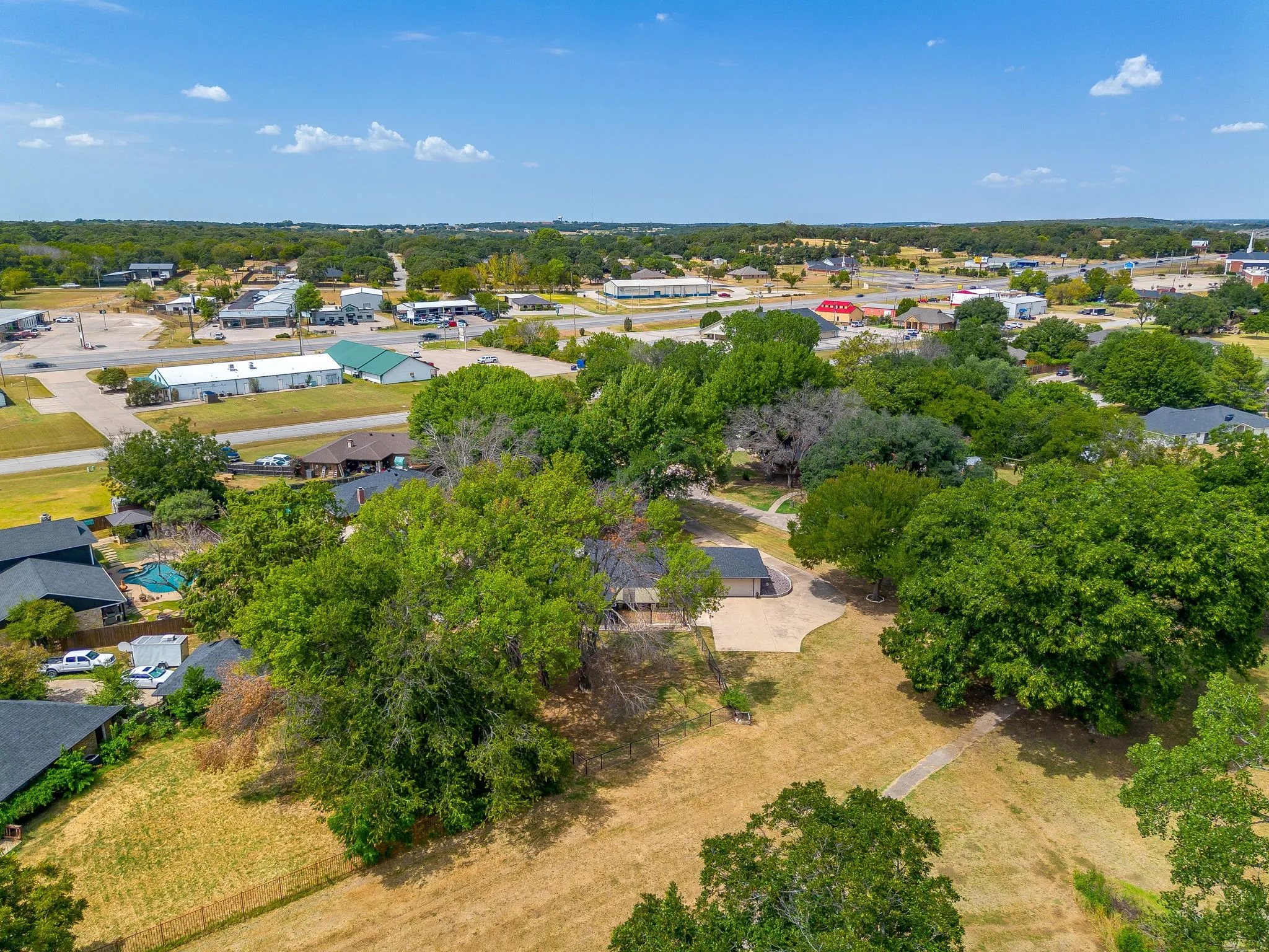 Single Family Residence For Sale in Johnson County , 104 Sunset Place, Joshua, Texas 76058, 4 Bedroom, 2 Bathroom, 2 Garage spaces, 2,410 Sqft, built in 1974, mls#21382667, Real Estate Agent in Joshua, Homes For Sale in Johnson county, Homes For Sale in Joshua, Realtor in Joshua Texas, Real Estate Brokerage Independent Realty Texas, Luminita Cordes Realtor