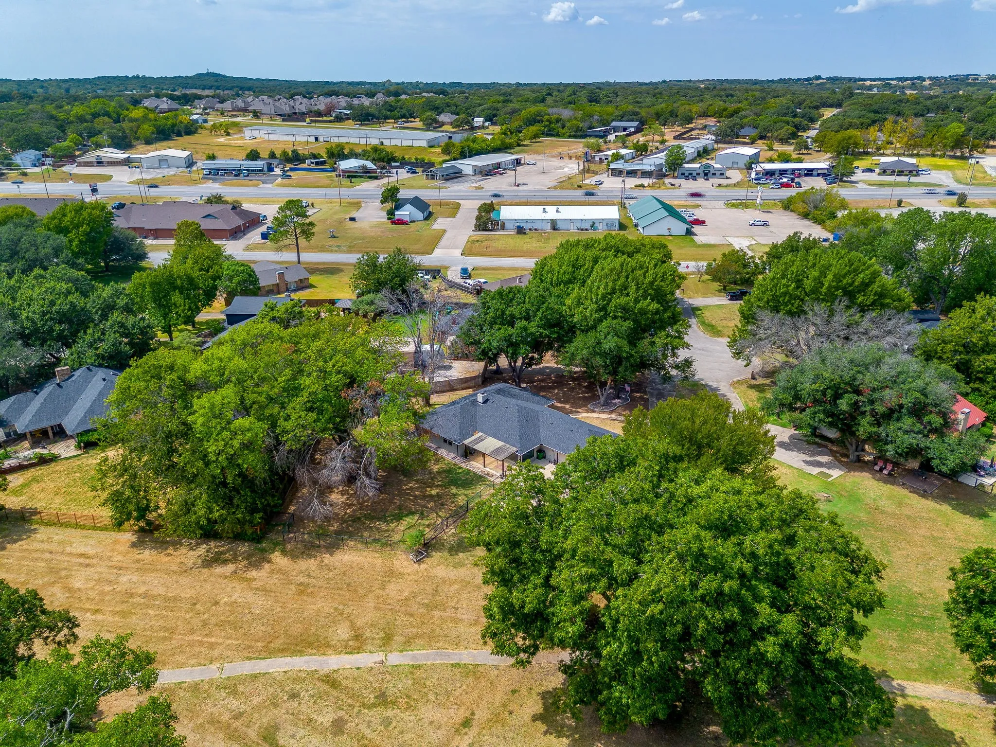 Single Family Residence For Sale in Johnson County , 104 Sunset Place, Joshua, Texas 76058, 4 Bedroom, 2 Bathroom, 2 Garage spaces, 2,410 Sqft, built in 1974, mls#21382667, Real Estate Agent in Joshua, Homes For Sale in Johnson county, Homes For Sale in Joshua, Realtor in Joshua Texas, Real Estate Brokerage Independent Realty Texas, Luminita Cordes Realtor