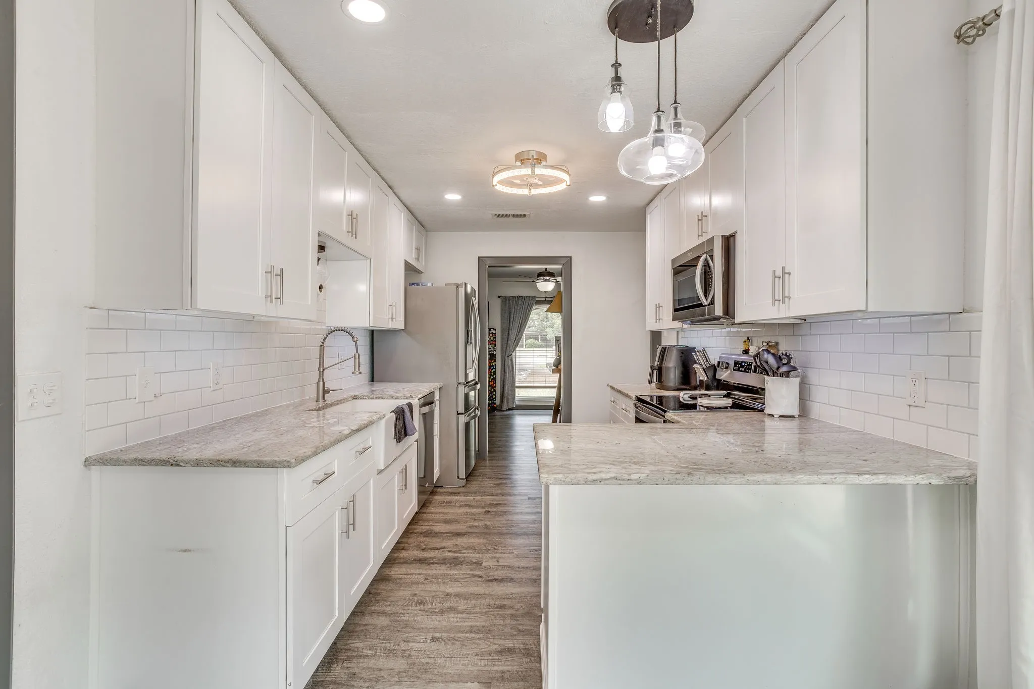 Single Family Residence For Sale in Johnson County , 104 Sunset Place, Joshua, Texas 76058, 4 Bedroom, 2 Bathroom, 2 Garage spaces, 2,410 Sqft, built in 1974, mls#21382667, Real Estate Agent in Joshua, Homes For Sale in Johnson county, Homes For Sale in Joshua, Realtor in Joshua Texas, Real Estate Brokerage Independent Realty Texas, Luminita Cordes Realtor