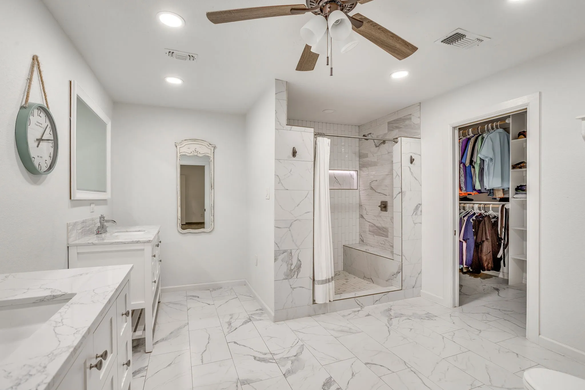 Single Family Residence For Sale in Johnson County , 104 Sunset Place, Joshua, Texas 76058, 4 Bedroom, 2 Bathroom, 2 Garage spaces, 2,410 Sqft, built in 1974, mls#21382667, Real Estate Agent in Joshua, Homes For Sale in Johnson county, Homes For Sale in Joshua, Realtor in Joshua Texas, Real Estate Brokerage Independent Realty Texas, Luminita Cordes Realtor