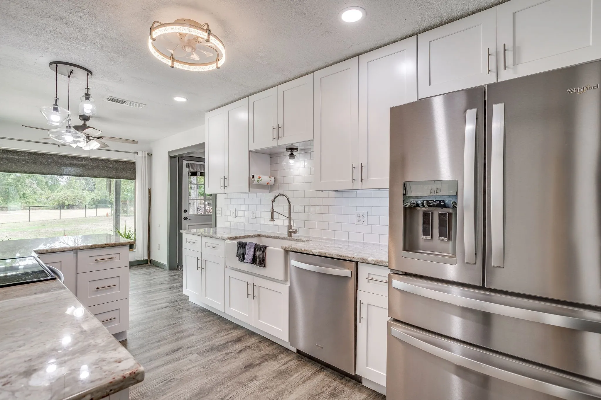 Single Family Residence For Sale in Johnson County , 104 Sunset Place, Joshua, Texas 76058, 4 Bedroom, 2 Bathroom, 2 Garage spaces, 2,410 Sqft, built in 1974, mls#21382667, Real Estate Agent in Joshua, Homes For Sale in Johnson county, Homes For Sale in Joshua, Realtor in Joshua Texas, Real Estate Brokerage Independent Realty Texas, Luminita Cordes Realtor