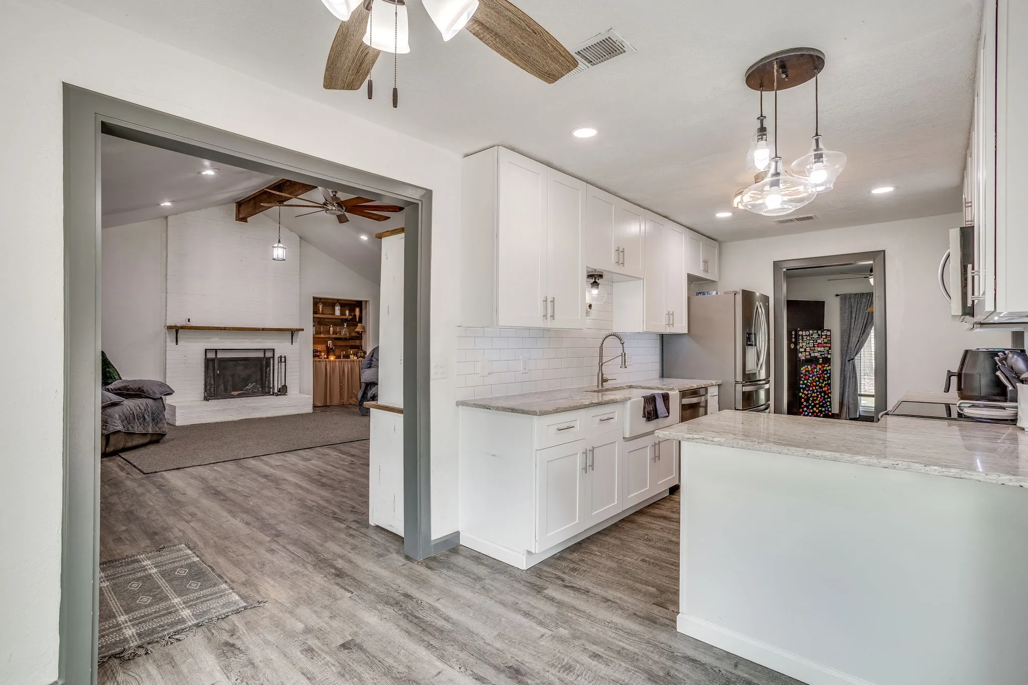 Single Family Residence For Sale in Johnson County , 104 Sunset Place, Joshua, Texas 76058, 4 Bedroom, 2 Bathroom, 2 Garage spaces, 2,410 Sqft, built in 1974, mls#21382667, Real Estate Agent in Joshua, Homes For Sale in Johnson county, Homes For Sale in Joshua, Realtor in Joshua Texas, Real Estate Brokerage Independent Realty Texas, Luminita Cordes Realtor