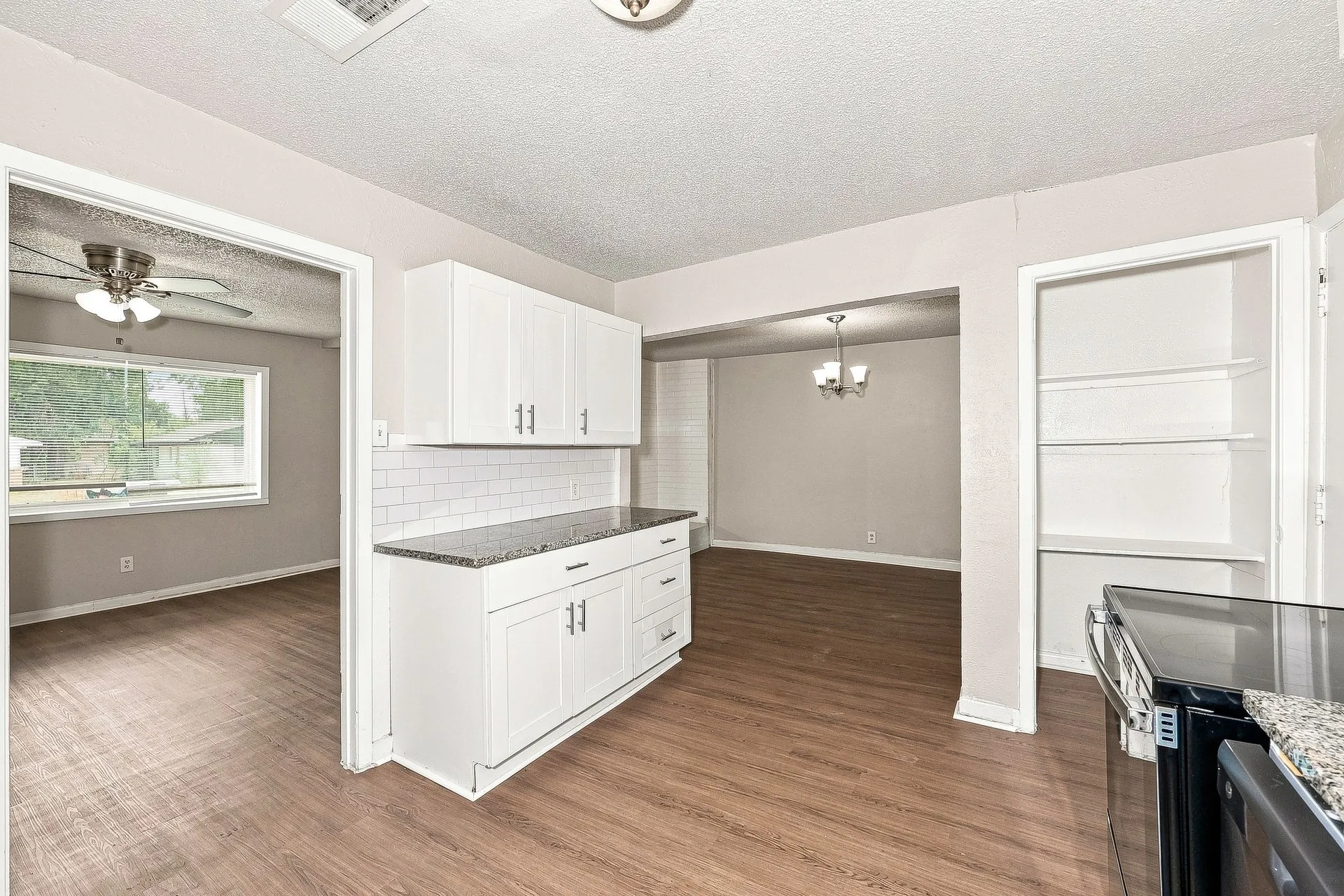 Single Family Residence For Rent in Dallas County , 1705 Longview Street, Mesquite, Texas 75149, 3 Bedroom, 2 Bathroom, Garage spaces, 1,617 Sqft, built in 1955, mls#21383043, Real Estate Agent in Mesquite, Homes For Rent in Dallas county, Homes For Rent in Mesquite, Realtor in Mesquite Texas, Real Estate Brokerage Independent Realty Texas, Luminita Cordes Realtor