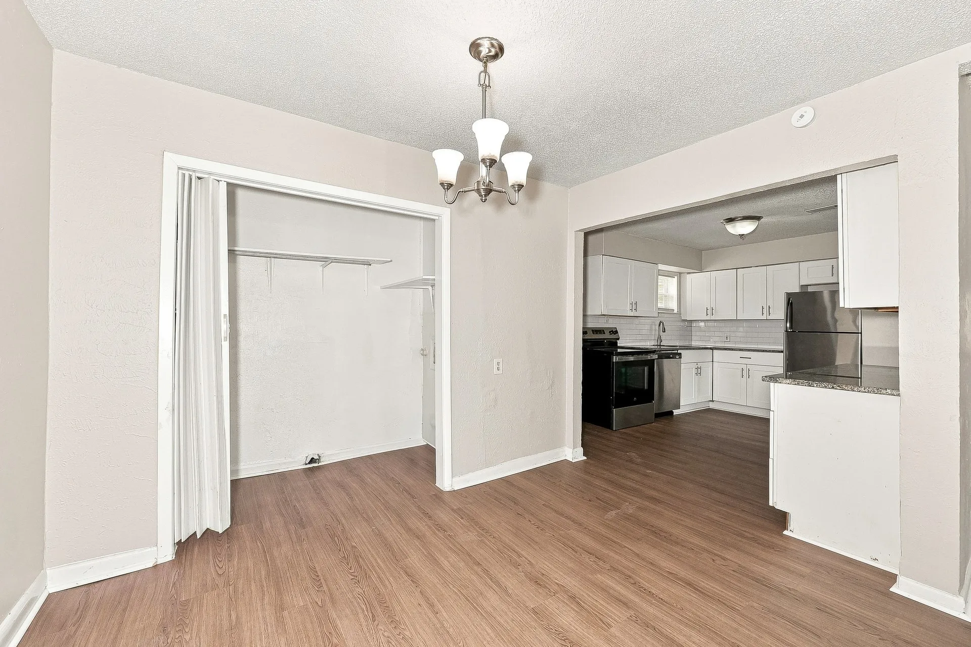 Single Family Residence For Rent in Dallas County , 1705 Longview Street, Mesquite, Texas 75149, 3 Bedroom, 2 Bathroom, Garage spaces, 1,617 Sqft, built in 1955, mls#21383043, Real Estate Agent in Mesquite, Homes For Rent in Dallas county, Homes For Rent in Mesquite, Realtor in Mesquite Texas, Real Estate Brokerage Independent Realty Texas, Luminita Cordes Realtor