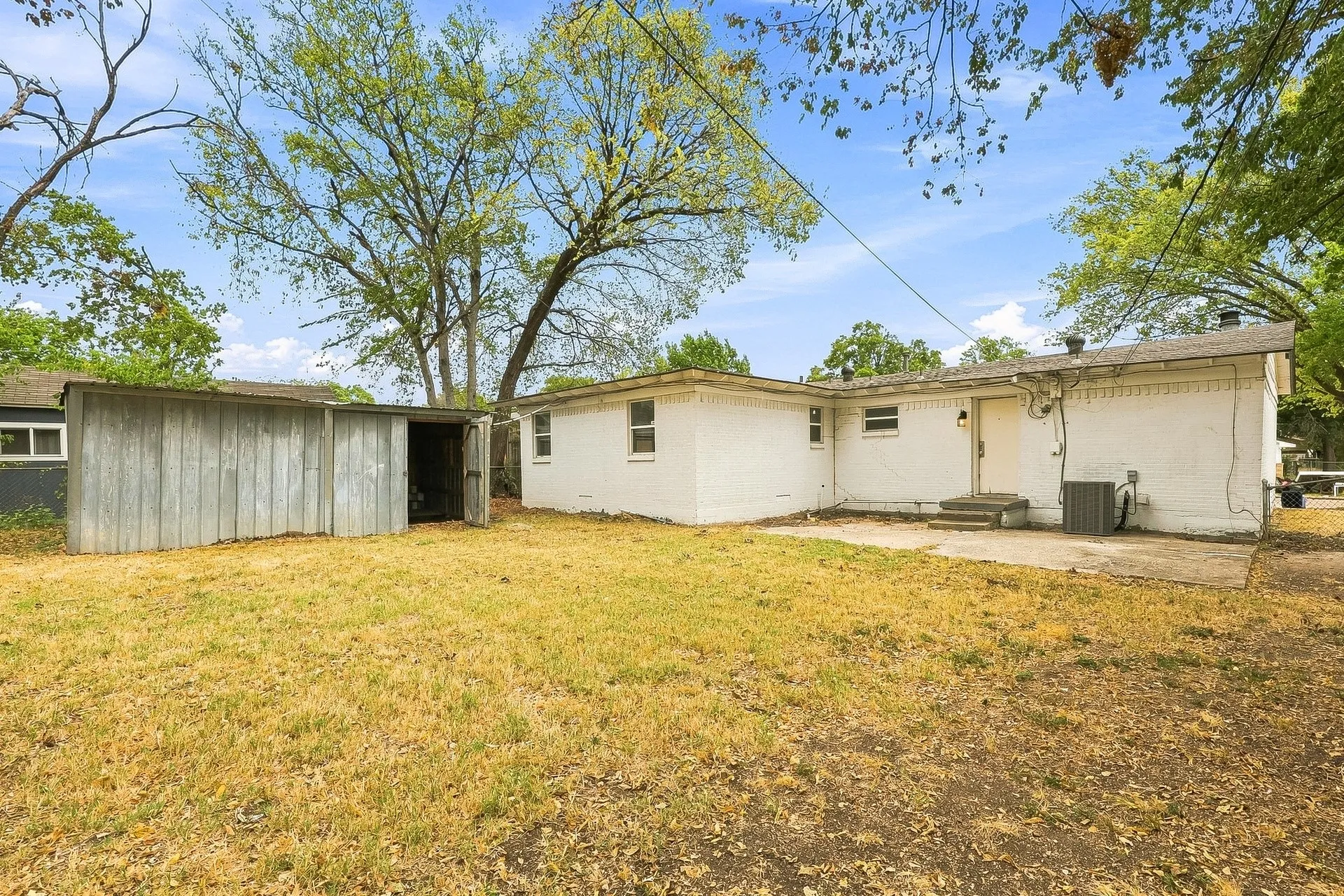 Single Family Residence For Rent in Dallas County , 1705 Longview Street, Mesquite, Texas 75149, 3 Bedroom, 2 Bathroom, Garage spaces, 1,617 Sqft, built in 1955, mls#21383043, Real Estate Agent in Mesquite, Homes For Rent in Dallas county, Homes For Rent in Mesquite, Realtor in Mesquite Texas, Real Estate Brokerage Independent Realty Texas, Luminita Cordes Realtor