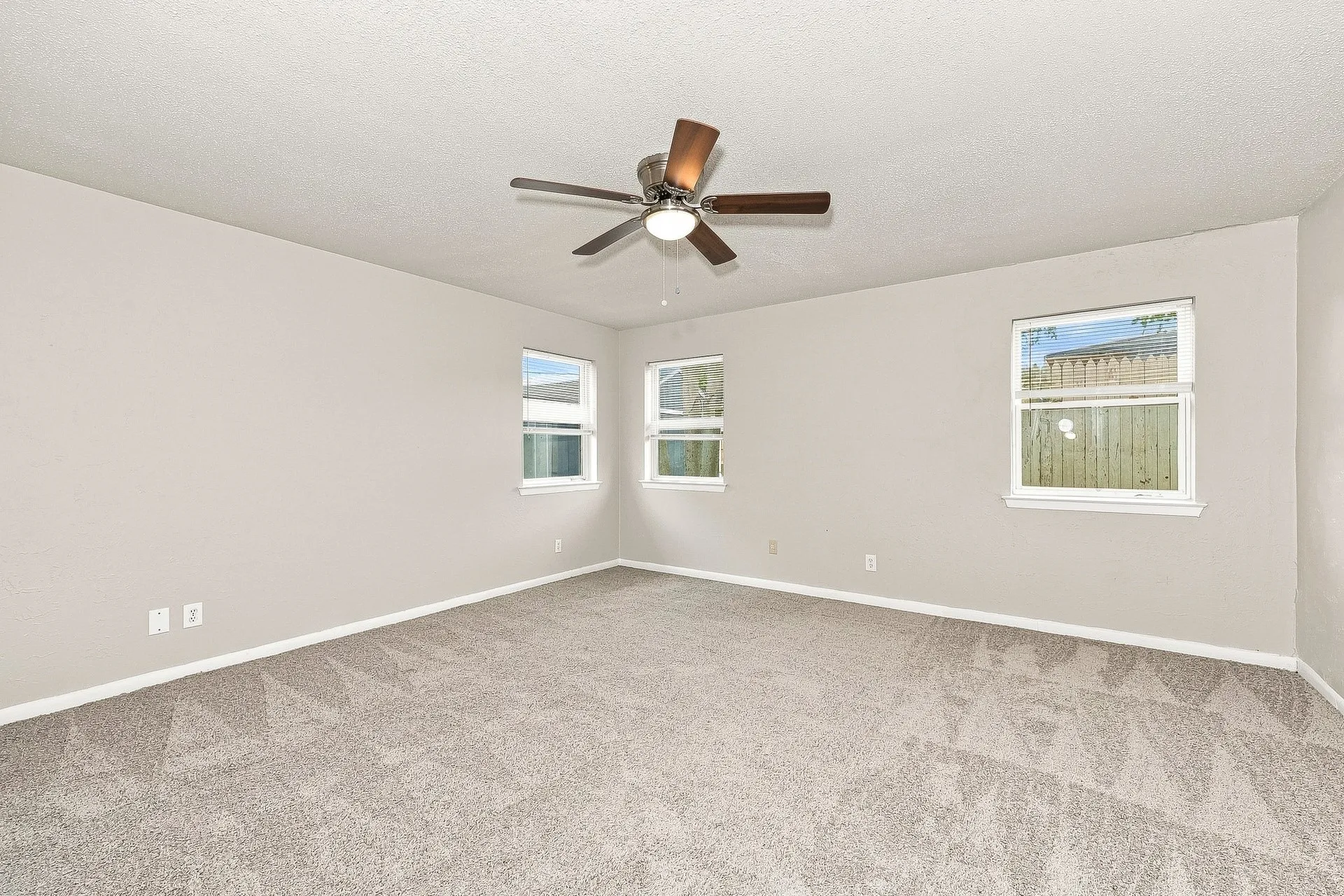 Single Family Residence For Rent in Dallas County , 1705 Longview Street, Mesquite, Texas 75149, 3 Bedroom, 2 Bathroom, Garage spaces, 1,617 Sqft, built in 1955, mls#21383043, Real Estate Agent in Mesquite, Homes For Rent in Dallas county, Homes For Rent in Mesquite, Realtor in Mesquite Texas, Real Estate Brokerage Independent Realty Texas, Luminita Cordes Realtor