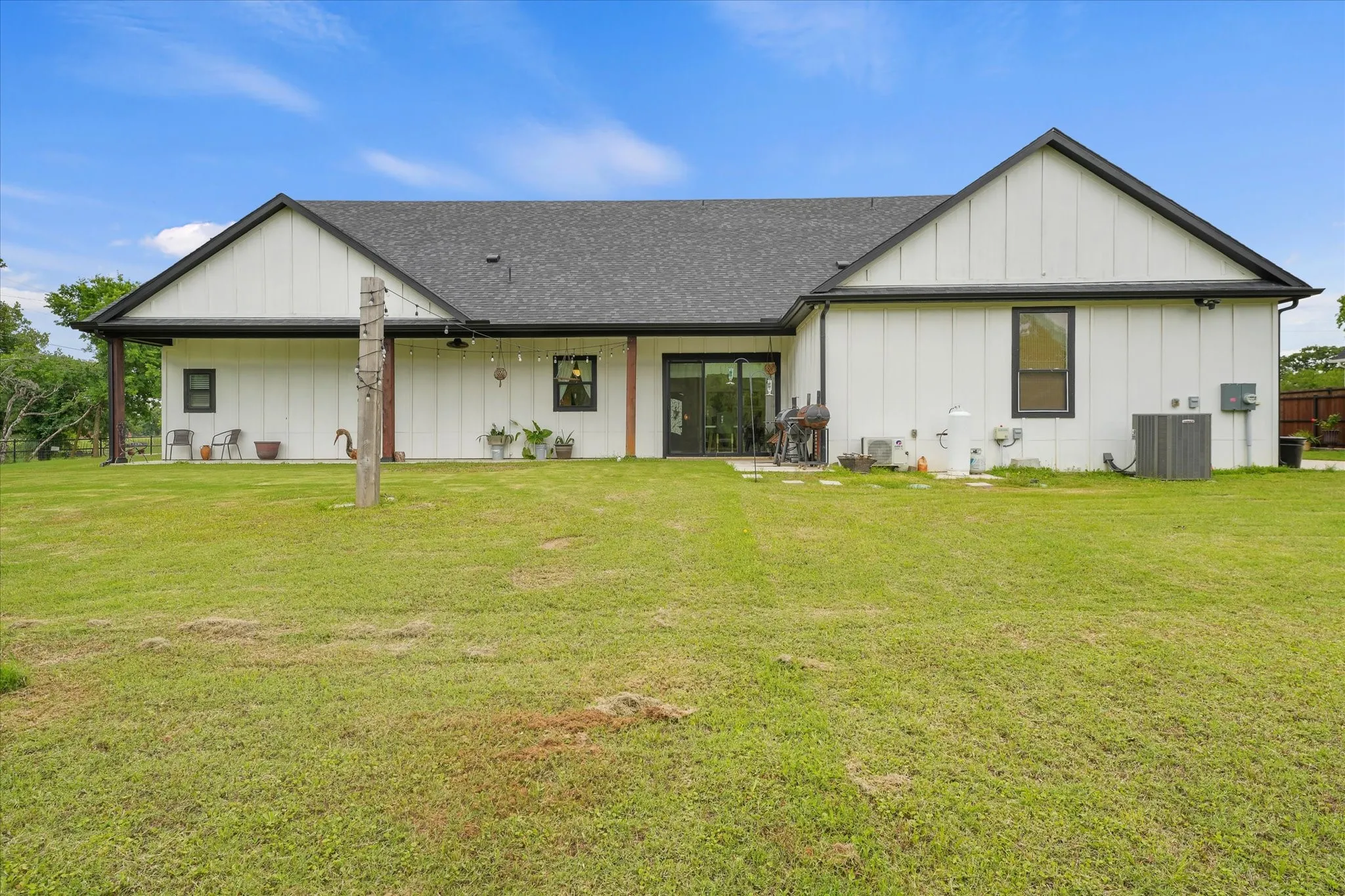 Single Family Residence For Sale in Johnson County , 5509 County Road 1022, Joshua, Texas 76058, 5 Bedroom, 4 Bathroom, 2 Garage spaces, 3,241 Sqft, built in 2023, mls#21383064, Real Estate Agent in Joshua, Homes For Sale in Johnson county, Homes For Sale in Joshua, Realtor in Joshua Texas, Real Estate Brokerage Independent Realty Texas, Luminita Cordes Realtor