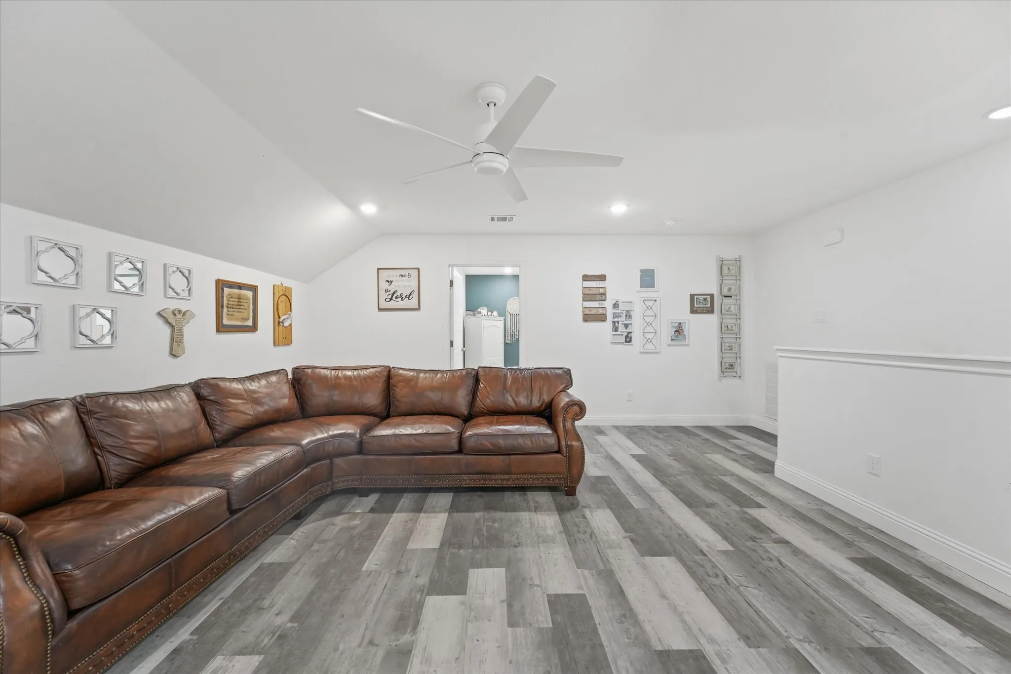 Single Family Residence For Sale in Johnson County , 5509 County Road 1022, Joshua, Texas 76058, 5 Bedroom, 4 Bathroom, 2 Garage spaces, 3,241 Sqft, built in 2023, mls#21383064, Real Estate Agent in Joshua, Homes For Sale in Johnson county, Homes For Sale in Joshua, Realtor in Joshua Texas, Real Estate Brokerage Independent Realty Texas, Luminita Cordes Realtor