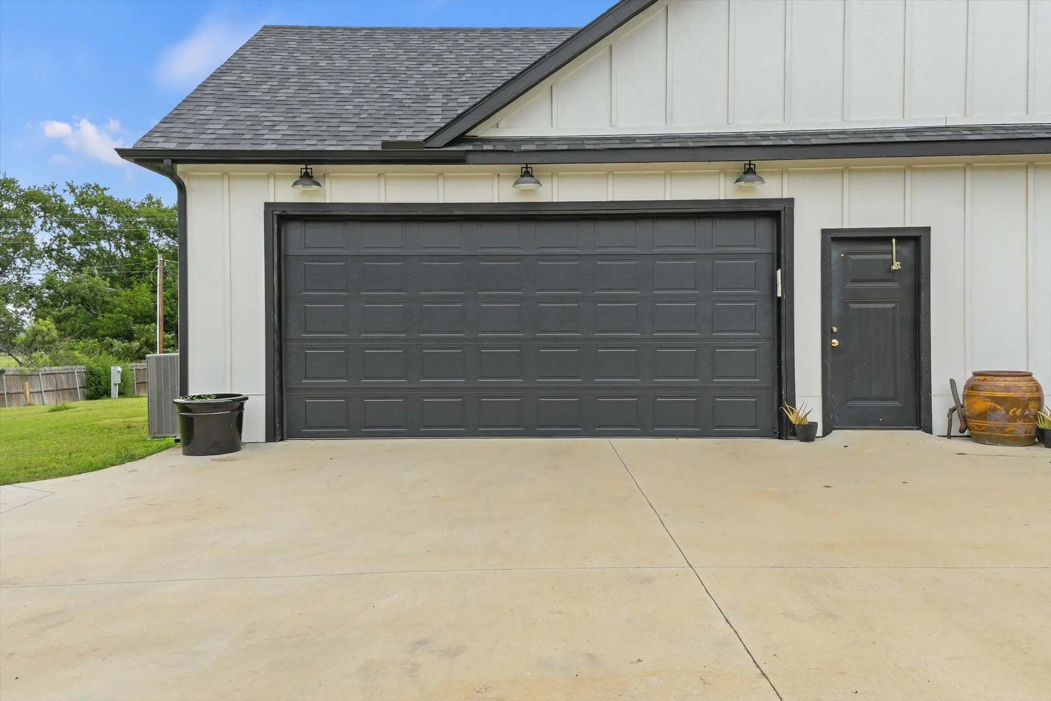 Single Family Residence For Sale in Johnson County , 5509 County Road 1022, Joshua, Texas 76058, 5 Bedroom, 4 Bathroom, 2 Garage spaces, 3,241 Sqft, built in 2023, mls#21383064, Real Estate Agent in Joshua, Homes For Sale in Johnson county, Homes For Sale in Joshua, Realtor in Joshua Texas, Real Estate Brokerage Independent Realty Texas, Luminita Cordes Realtor