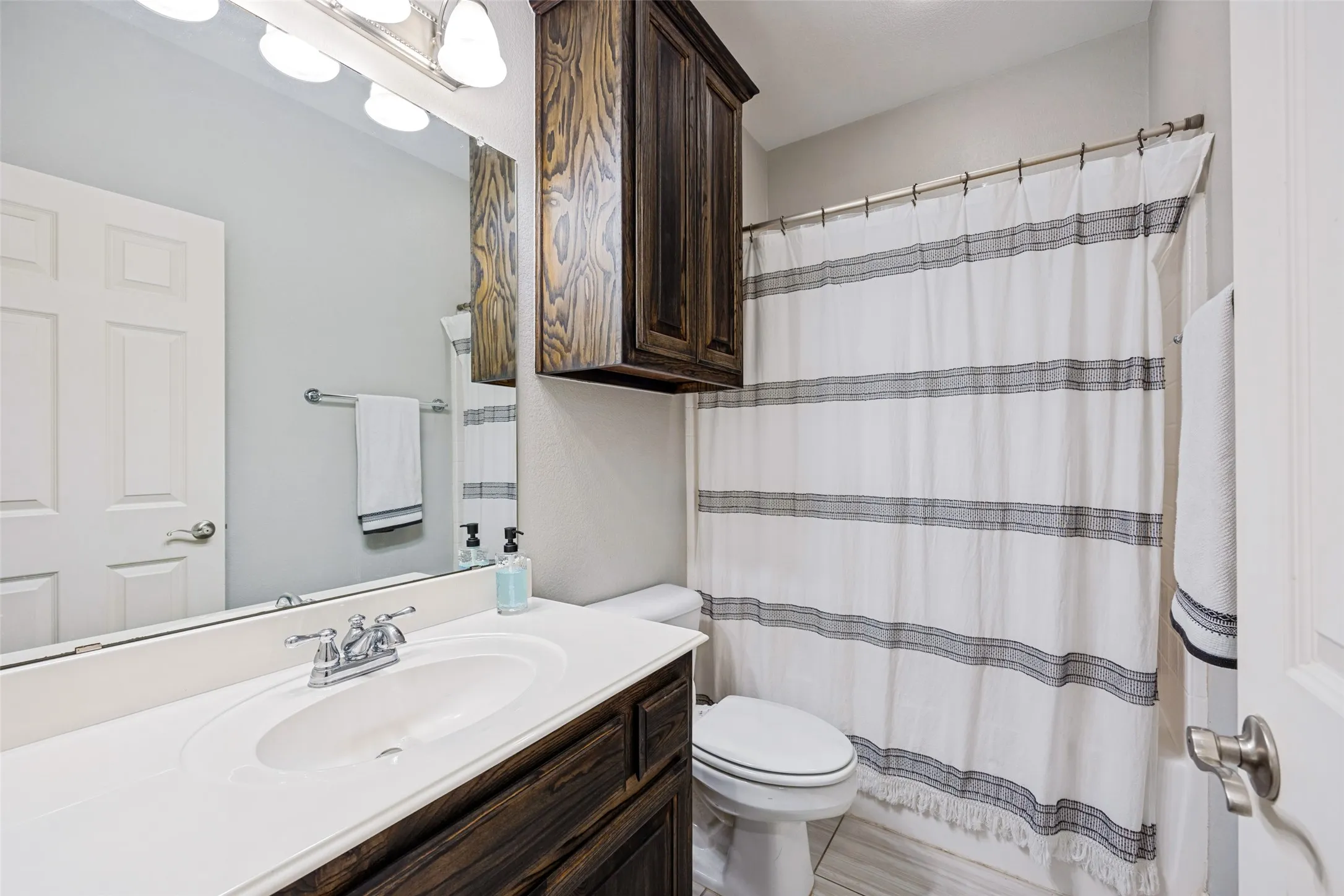 Single Family Residence For Sale in Collin County , 831 Texcoco Drive, Prosper, Texas 75078, 4 Bedroom, 4 Bathroom, 3 Garage spaces, 3,810 Sqft, built in 2005, mls#21380158, Real Estate Agent in Prosper, Homes For Sale in Collin county, Homes For Sale in Prosper, Realtor in Prosper Texas, Real Estate Brokerage Independent Realty Texas, Luminita Cordes Realtor