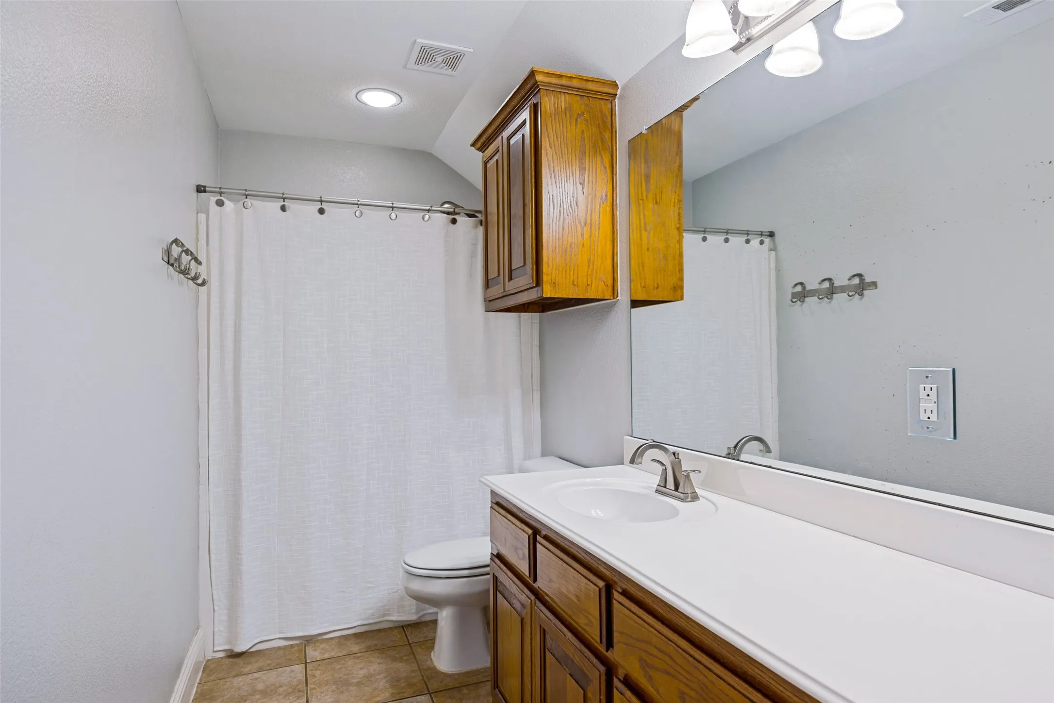 Single Family Residence For Sale in Collin County , 831 Texcoco Drive, Prosper, Texas 75078, 4 Bedroom, 4 Bathroom, 3 Garage spaces, 3,810 Sqft, built in 2005, mls#21380158, Real Estate Agent in Prosper, Homes For Sale in Collin county, Homes For Sale in Prosper, Realtor in Prosper Texas, Real Estate Brokerage Independent Realty Texas, Luminita Cordes Realtor