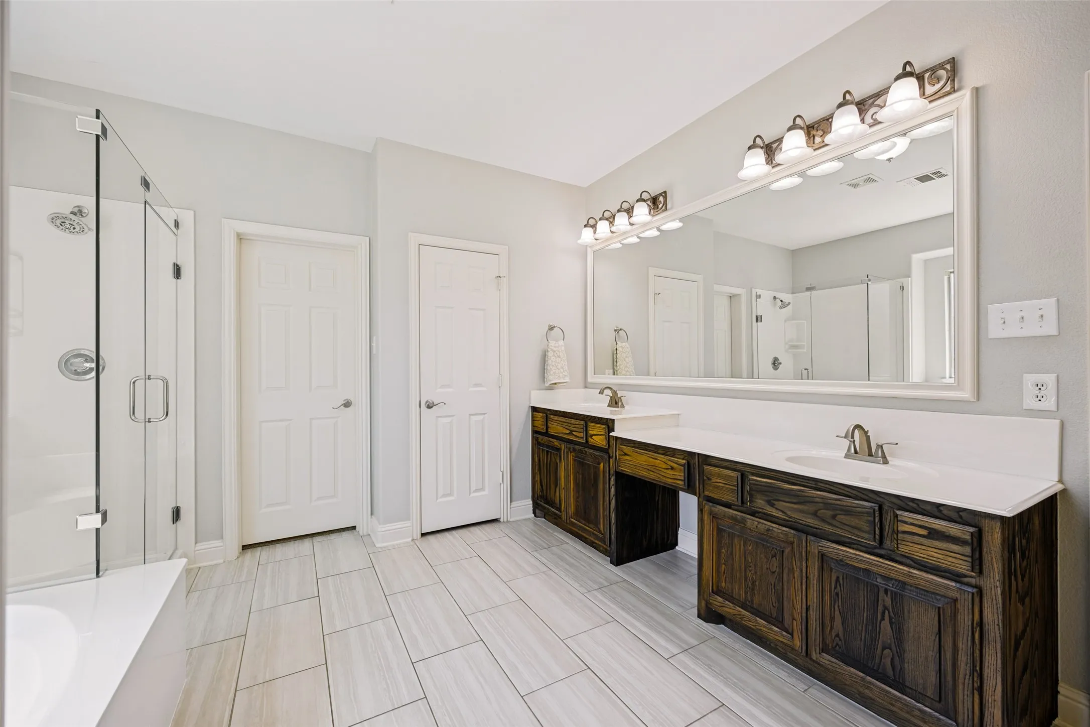Single Family Residence For Sale in Collin County , 831 Texcoco Drive, Prosper, Texas 75078, 4 Bedroom, 4 Bathroom, 3 Garage spaces, 3,810 Sqft, built in 2005, mls#21380158, Real Estate Agent in Prosper, Homes For Sale in Collin county, Homes For Sale in Prosper, Realtor in Prosper Texas, Real Estate Brokerage Independent Realty Texas, Luminita Cordes Realtor