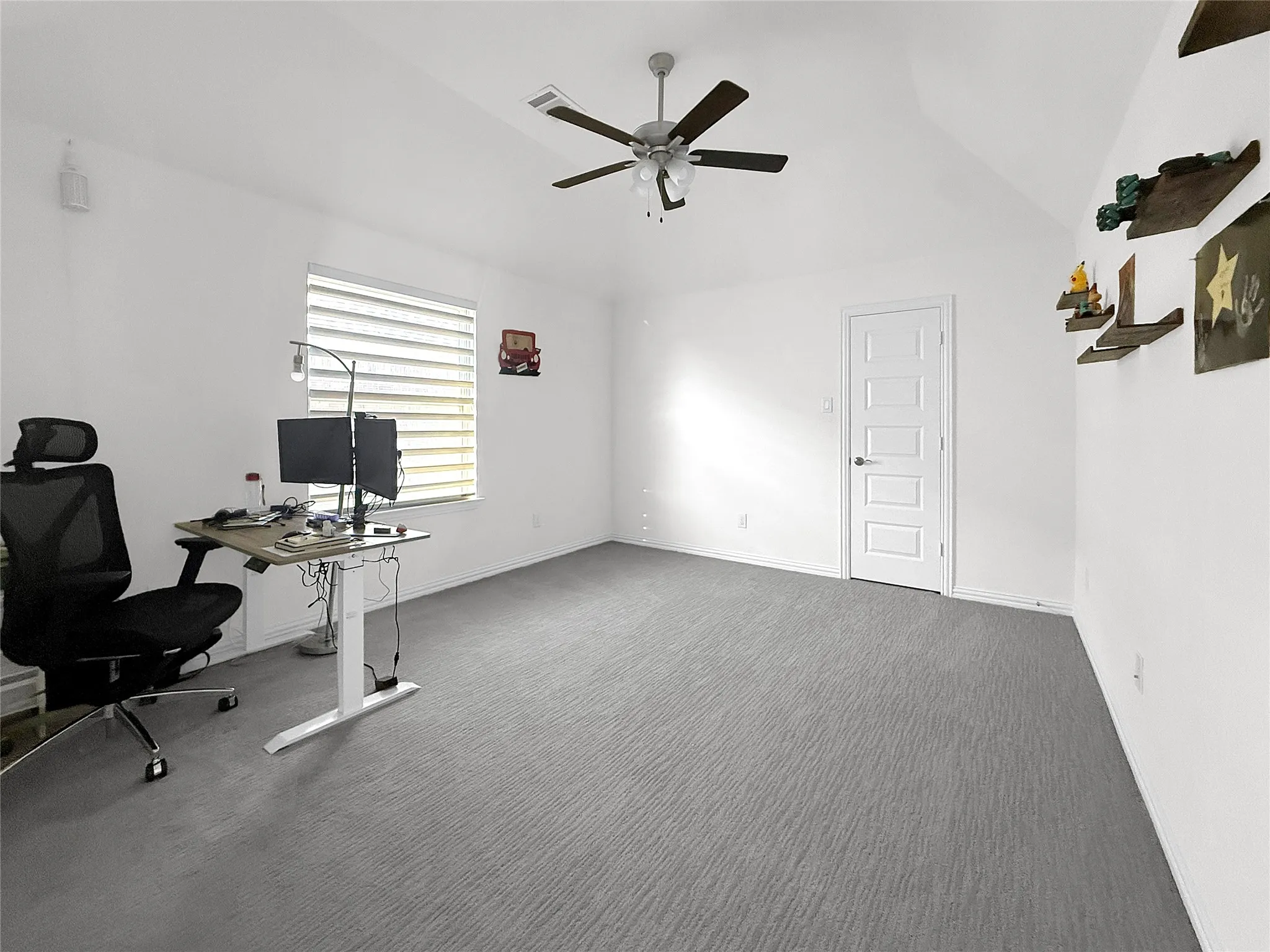 Single Family Residence For Rent in Collin County , 14550 Gentle Breeze Road, Frisco, Texas 75035, 6 Bedroom, 4 Bathroom, 2 Garage spaces, 3,816 Sqft, built in 2021, mls#21383067, Real Estate Agent in Frisco, Homes For Rent in Collin county, Homes For Rent in Frisco, Realtor in Frisco Texas, Real Estate Brokerage Independent Realty Texas, Luminita Cordes Realtor
