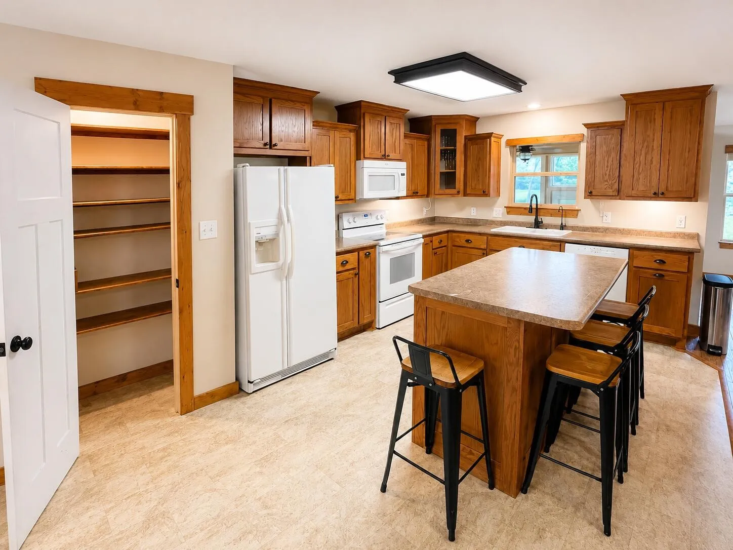 Single Family Residence For Sale in Hopkins County , 767 County Road 1218, Brashear, Texas 75420, 4 Bedroom, 3 Bathroom, 2 Garage spaces, 2,153 Sqft, built in 2015, mls#21383052, Real Estate Agent in Brashear, Homes For Sale in Hopkins county, Homes For Sale in Brashear, Realtor in Brashear Texas, Real Estate Brokerage Independent Realty Texas, Luminita Cordes Realtor