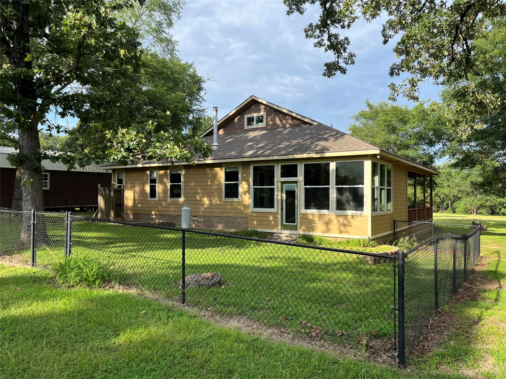 Single Family Residence For Sale in Hopkins County , 767 County Road 1218, Brashear, Texas 75420, 4 Bedroom, 3 Bathroom, 2 Garage spaces, 2,153 Sqft, built in 2015, mls#21383052, Real Estate Agent in Brashear, Homes For Sale in Hopkins county, Homes For Sale in Brashear, Realtor in Brashear Texas, Real Estate Brokerage Independent Realty Texas, Luminita Cordes Realtor