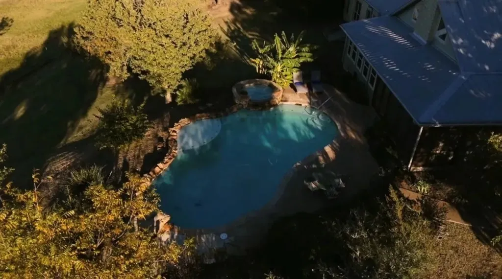 Farm For Sale in Ellis County , 1179 E FM 813, Palmer, Texas 75152, 3 Bedroom, 3 Bathroom, 1 Garage spaces, 2,988 Sqft, built in 2006, mls#21383071, Real Estate Agent in Palmer, Homes For Sale in Ellis county, Homes For Sale in Palmer, Realtor in Palmer Texas, Real Estate Brokerage Independent Realty Texas, Luminita Cordes Realtor