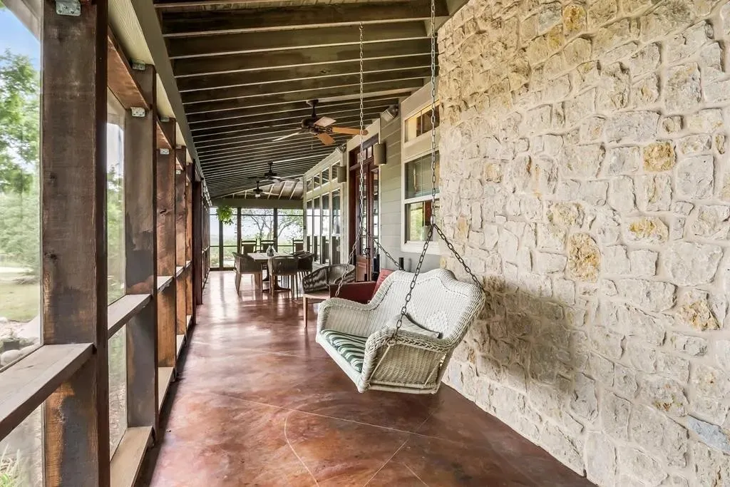 Farm For Sale in Ellis County , 1179 E FM 813, Palmer, Texas 75152, 3 Bedroom, 3 Bathroom, 1 Garage spaces, 2,988 Sqft, built in 2006, mls#21383071, Real Estate Agent in Palmer, Homes For Sale in Ellis county, Homes For Sale in Palmer, Realtor in Palmer Texas, Real Estate Brokerage Independent Realty Texas, Luminita Cordes Realtor