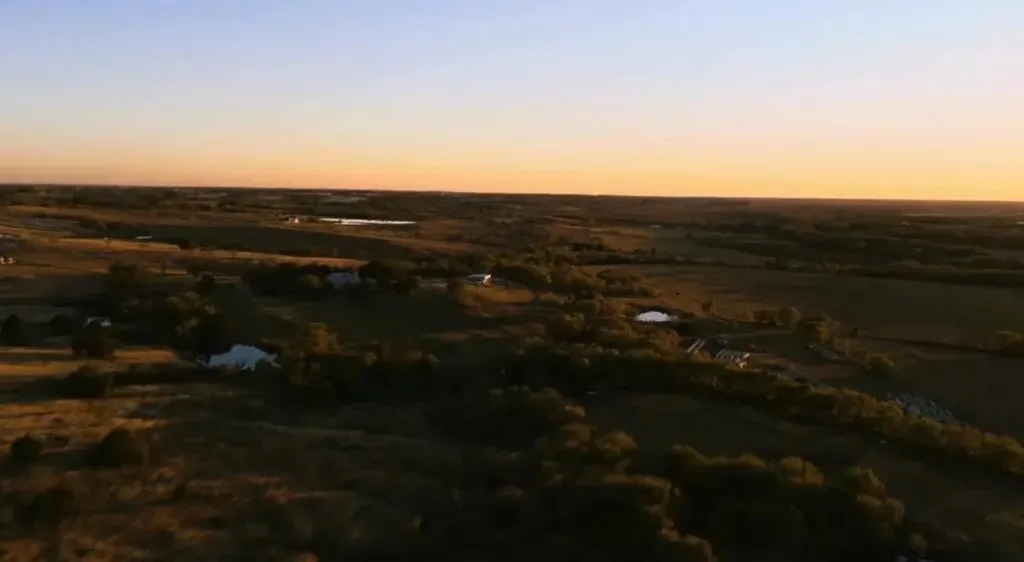 Farm For Sale in Ellis County , 1179 E FM 813, Palmer, Texas 75152, 3 Bedroom, 3 Bathroom, 1 Garage spaces, 2,988 Sqft, built in 2006, mls#21383071, Real Estate Agent in Palmer, Homes For Sale in Ellis county, Homes For Sale in Palmer, Realtor in Palmer Texas, Real Estate Brokerage Independent Realty Texas, Luminita Cordes Realtor