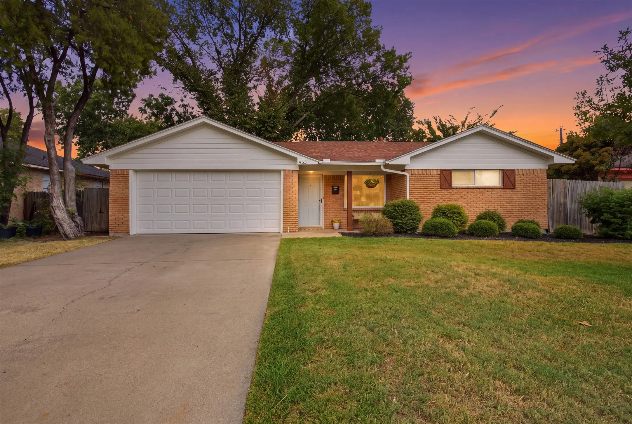 Single Family Residence For Sale in Dallas County , 433 La Salle Drive, Richardson, Texas 75081, 3 Bedroom, 2 Bathroom, 2 Garage spaces, 1,216 Sqft, built in 1959, mls#21377323, Real Estate Agent in Richardson, Homes For Sale in Dallas county, Homes For Sale in Richardson, Realtor in Richardson Texas, Real Estate Brokerage Independent Realty Texas, Luminita Cordes Realtor