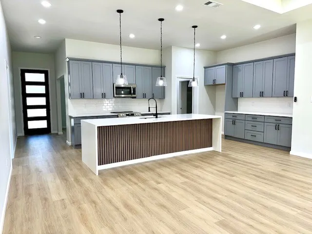 Single Family Residence For Rent in Tarrant County , 209 Cotton Drive, Mansfield, Texas 76063, 3 Bedroom, 2 Bathroom, 2 Garage spaces, 1,911 Sqft, built in 2025, mls#21369491, Real Estate Agent in Mansfield, Homes For Rent in Tarrant county, Homes For Rent in Mansfield, Realtor in Mansfield Texas, Real Estate Brokerage Independent Realty Texas, Luminita Cordes Realtor