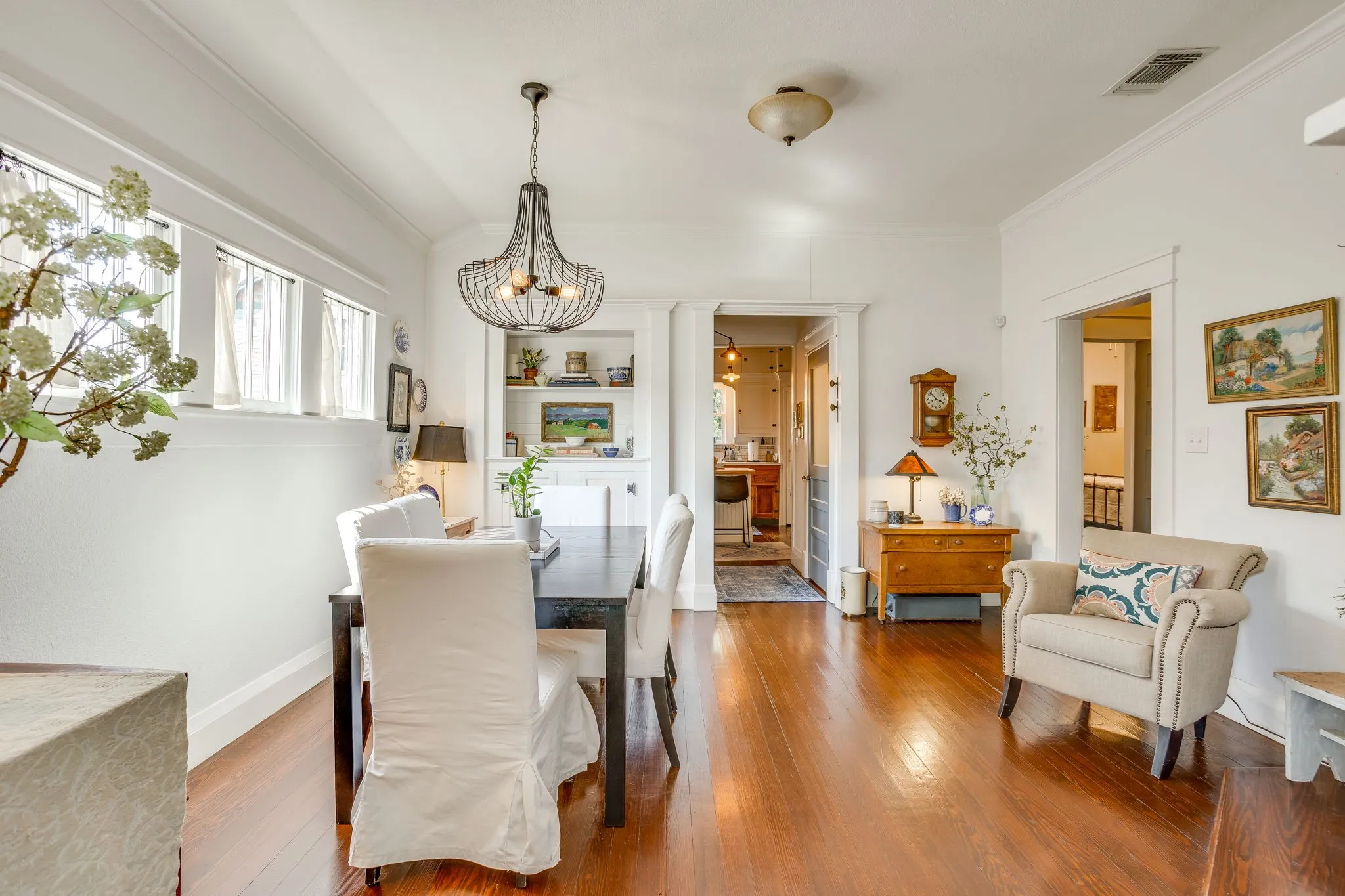 Single Family Residence For Sale in Tarrant County , 1116 W Arlington Avenue, Fort Worth, Texas 76110, 2 Bedroom, 2 Bathroom, Garage spaces, 1,350 Sqft, built in 1927, mls#21383084, Real Estate Agent in Fort Worth, Homes For Sale in Tarrant county, Homes For Sale in Fort Worth, Realtor in Fort Worth Texas, Real Estate Brokerage Independent Realty Texas, Luminita Cordes Realtor