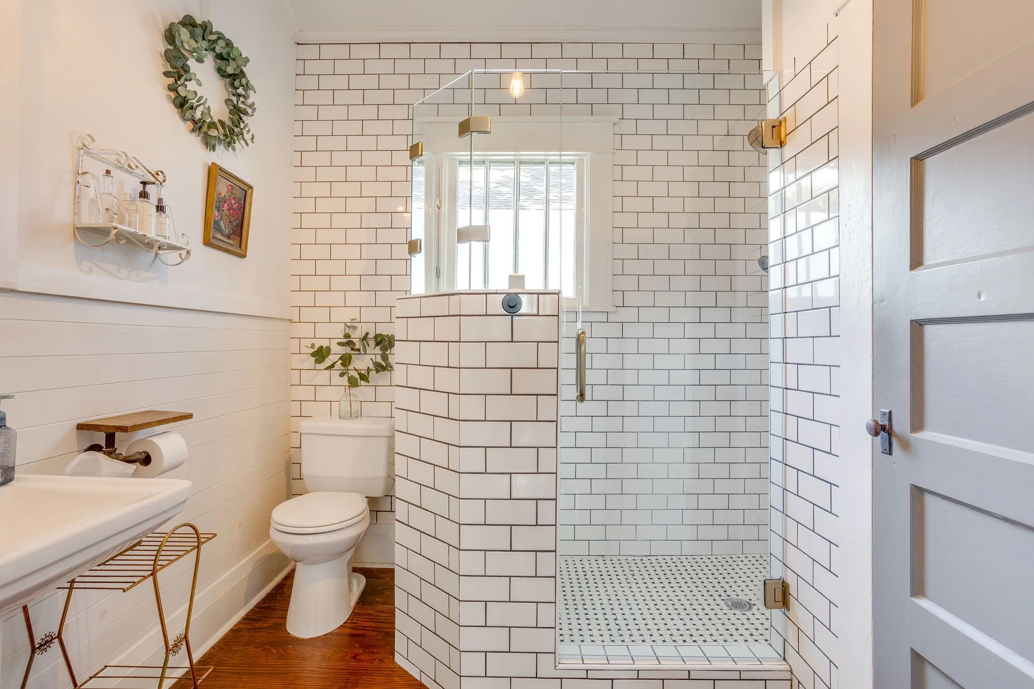Single Family Residence For Sale in Tarrant County , 1116 W Arlington Avenue, Fort Worth, Texas 76110, 2 Bedroom, 2 Bathroom, Garage spaces, 1,350 Sqft, built in 1927, mls#21383084, Real Estate Agent in Fort Worth, Homes For Sale in Tarrant county, Homes For Sale in Fort Worth, Realtor in Fort Worth Texas, Real Estate Brokerage Independent Realty Texas, Luminita Cordes Realtor