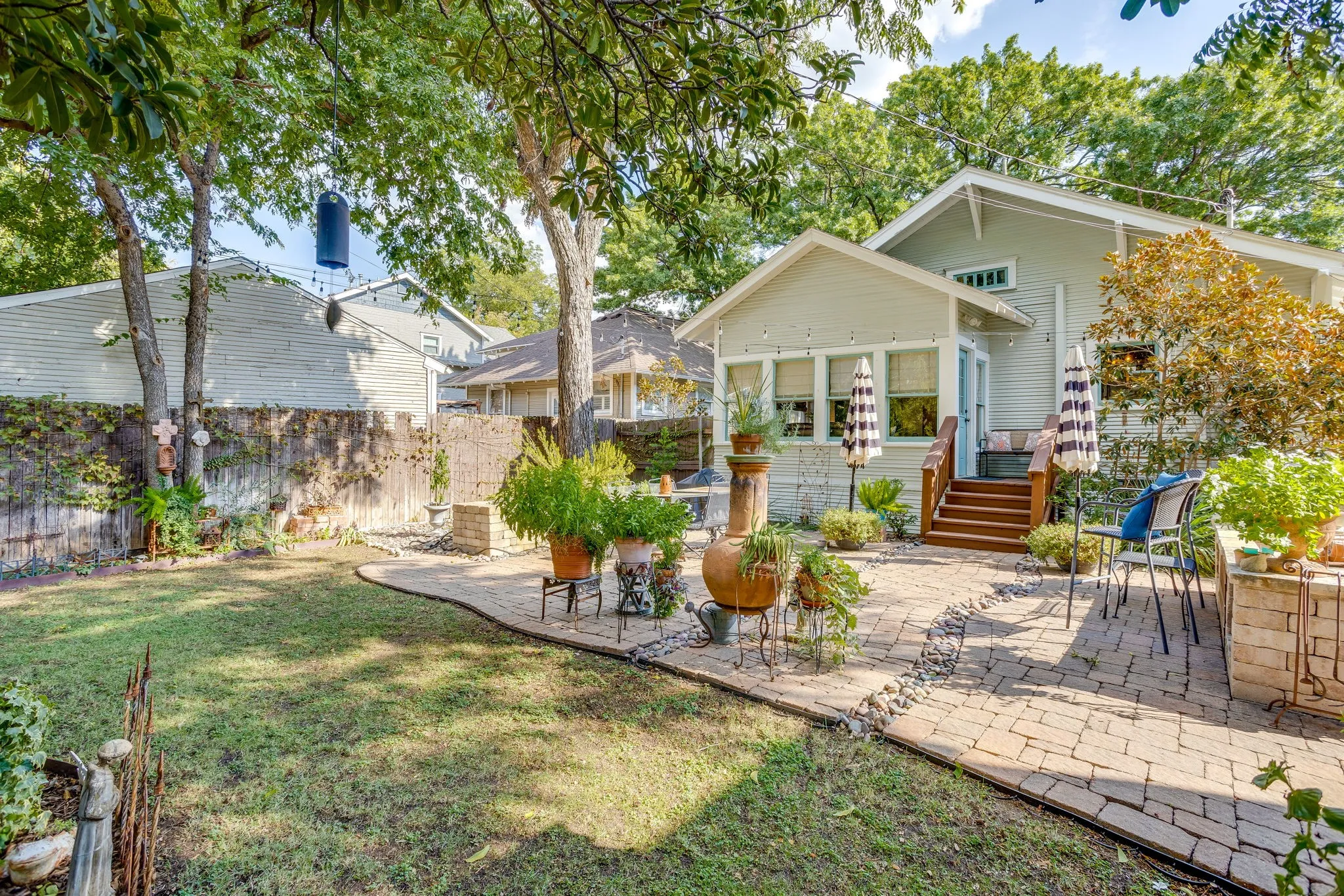 Single Family Residence For Sale in Tarrant County , 1116 W Arlington Avenue, Fort Worth, Texas 76110, 2 Bedroom, 2 Bathroom, Garage spaces, 1,350 Sqft, built in 1927, mls#21383084, Real Estate Agent in Fort Worth, Homes For Sale in Tarrant county, Homes For Sale in Fort Worth, Realtor in Fort Worth Texas, Real Estate Brokerage Independent Realty Texas, Luminita Cordes Realtor