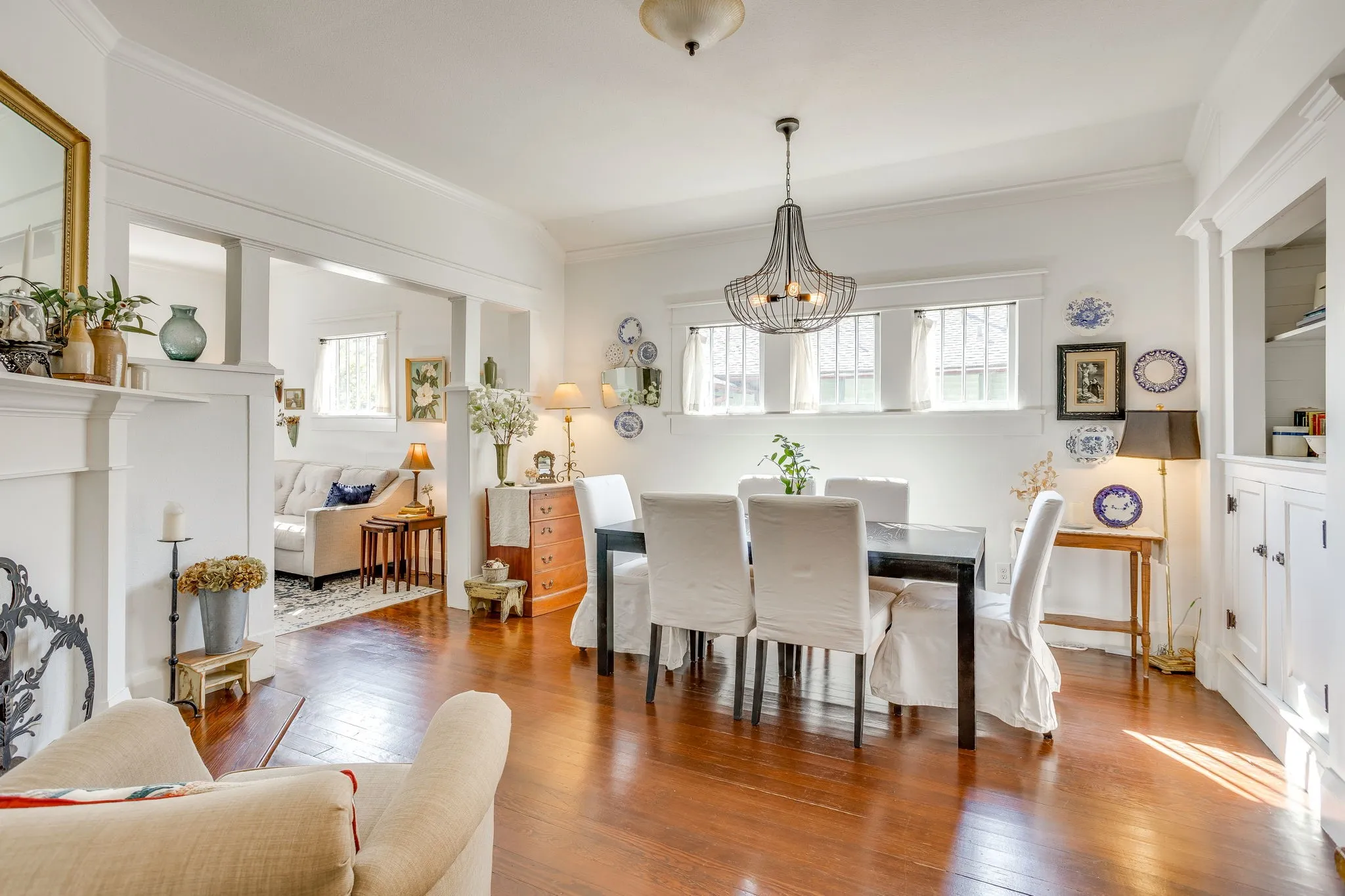 Single Family Residence For Sale in Tarrant County , 1116 W Arlington Avenue, Fort Worth, Texas 76110, 2 Bedroom, 2 Bathroom, Garage spaces, 1,350 Sqft, built in 1927, mls#21383084, Real Estate Agent in Fort Worth, Homes For Sale in Tarrant county, Homes For Sale in Fort Worth, Realtor in Fort Worth Texas, Real Estate Brokerage Independent Realty Texas, Luminita Cordes Realtor