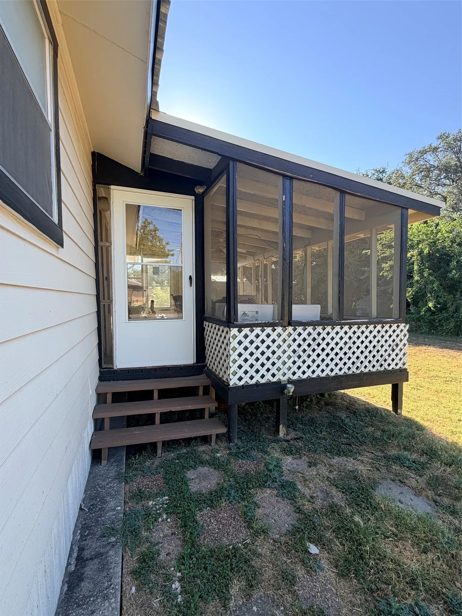 Single Family Residence For Sale in Comanche County , 1410 Marie Street, Comanche, Texas 76442, 3 Bedroom, 2 Bathroom, Garage spaces, 1,600 Sqft, built in 1949, mls#21378533, Real Estate Agent in Comanche, Homes For Sale in Comanche county, Homes For Sale in Comanche, Realtor in Comanche Texas, Real Estate Brokerage Independent Realty Texas, Luminita Cordes Realtor