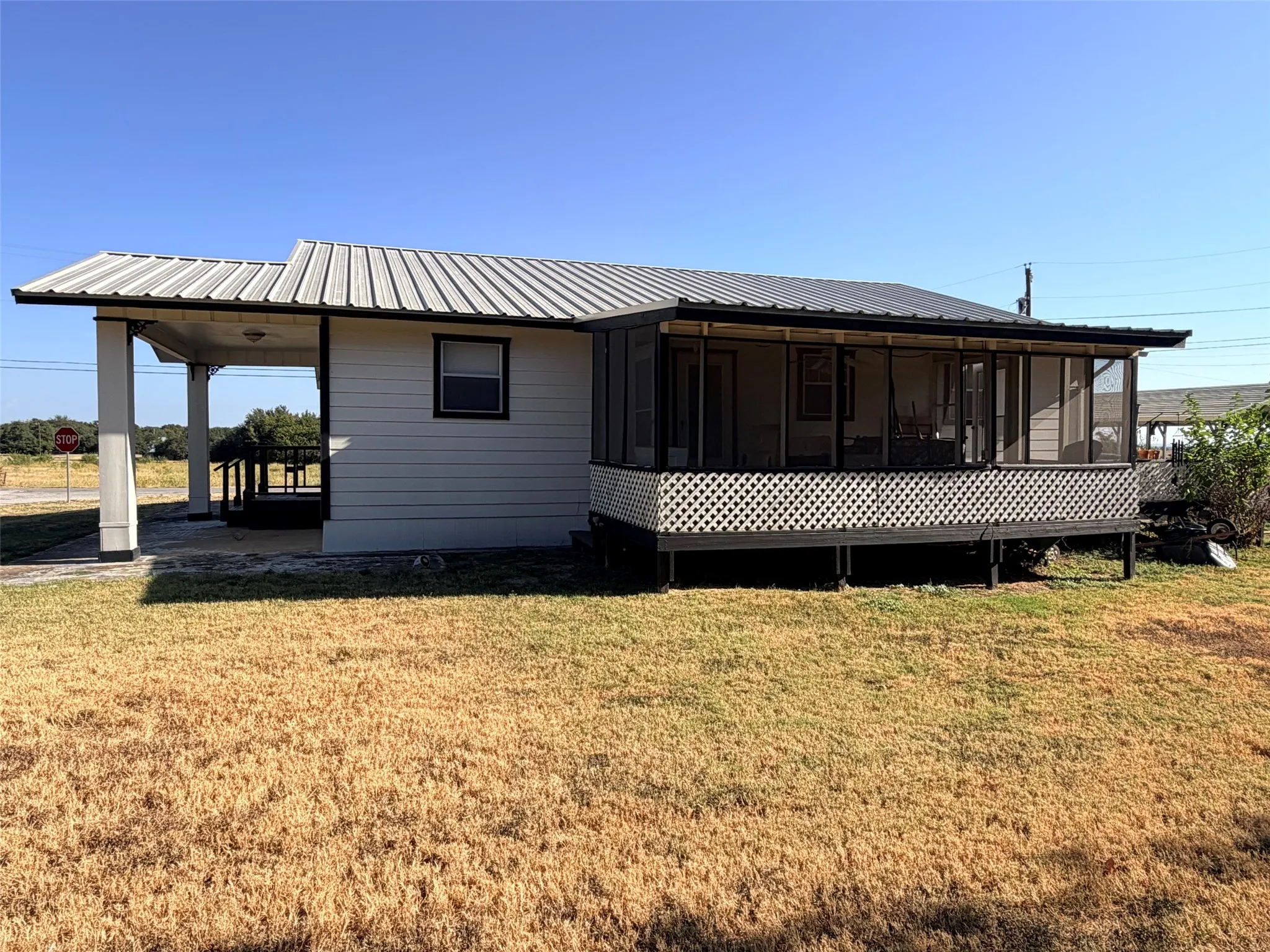 Single Family Residence For Sale in Comanche County , 1410 Marie Street, Comanche, Texas 76442, 3 Bedroom, 2 Bathroom, Garage spaces, 1,600 Sqft, built in 1949, mls#21378533, Real Estate Agent in Comanche, Homes For Sale in Comanche county, Homes For Sale in Comanche, Realtor in Comanche Texas, Real Estate Brokerage Independent Realty Texas, Luminita Cordes Realtor