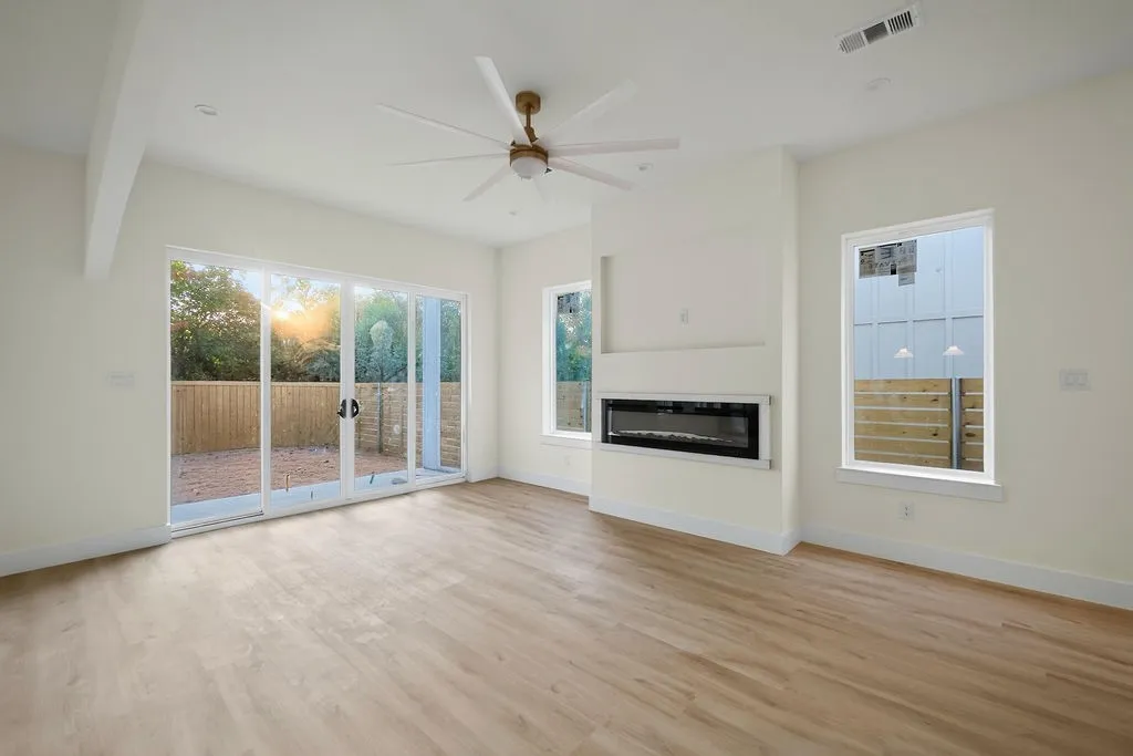 Single Family Residence For Sale in Dallas County , 345 Bonnie View Road, Dallas, Texas 75203, 4 Bedroom, 4 Bathroom, 2 Garage spaces, 2,248 Sqft, built in 2026, mls#21370177, Real Estate Agent in Dallas, Homes For Sale in Dallas county, Homes For Sale in Dallas, Realtor in Dallas Texas, Real Estate Brokerage Independent Realty Texas, Luminita Cordes Realtor