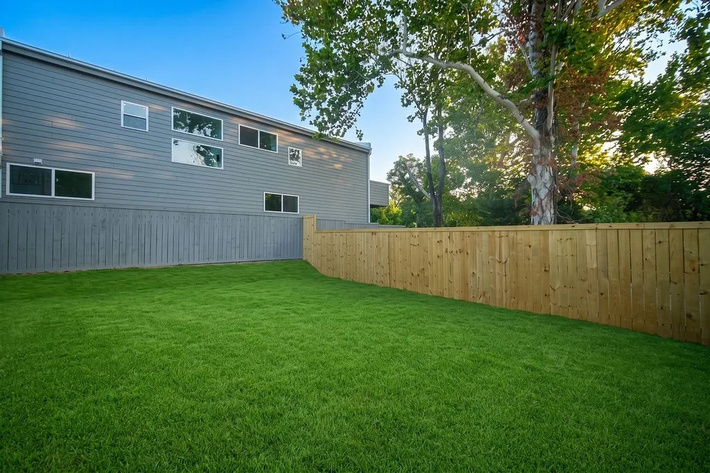 Single Family Residence For Sale in Dallas County , 345 Bonnie View Road, Dallas, Texas 75203, 4 Bedroom, 4 Bathroom, 2 Garage spaces, 2,248 Sqft, built in 2026, mls#21370177, Real Estate Agent in Dallas, Homes For Sale in Dallas county, Homes For Sale in Dallas, Realtor in Dallas Texas, Real Estate Brokerage Independent Realty Texas, Luminita Cordes Realtor