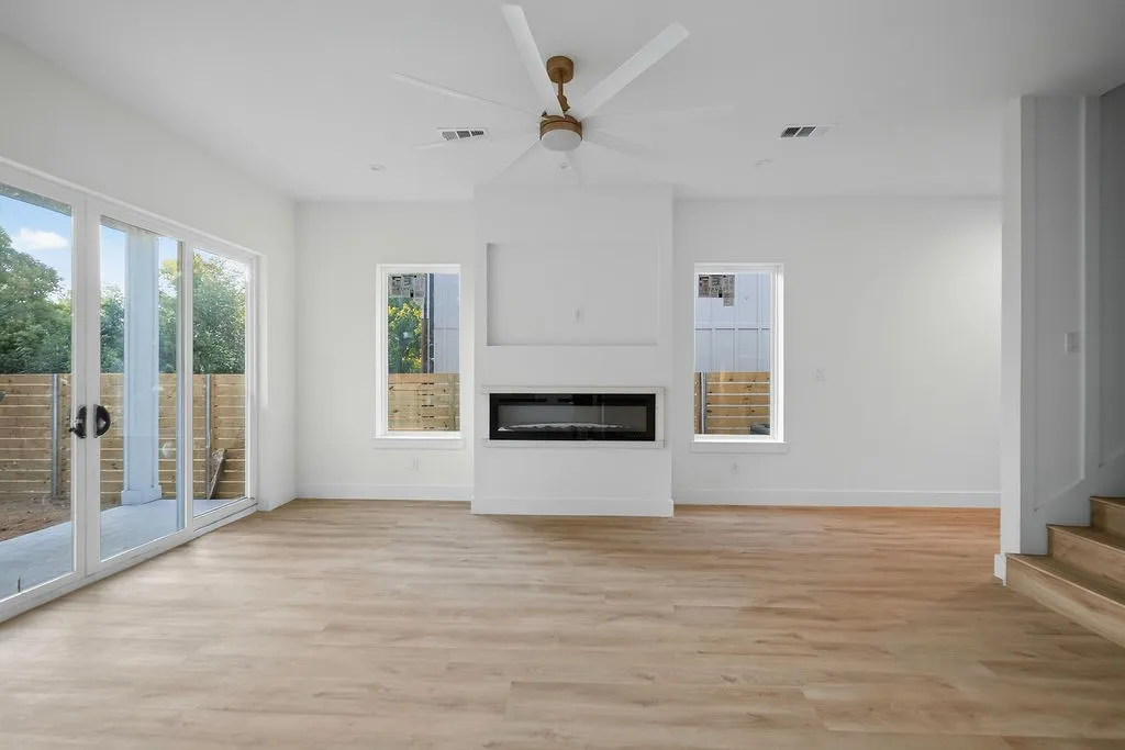 Single Family Residence For Sale in Dallas County , 345 Bonnie View Road, Dallas, Texas 75203, 4 Bedroom, 4 Bathroom, 2 Garage spaces, 2,248 Sqft, built in 2026, mls#21370177, Real Estate Agent in Dallas, Homes For Sale in Dallas county, Homes For Sale in Dallas, Realtor in Dallas Texas, Real Estate Brokerage Independent Realty Texas, Luminita Cordes Realtor