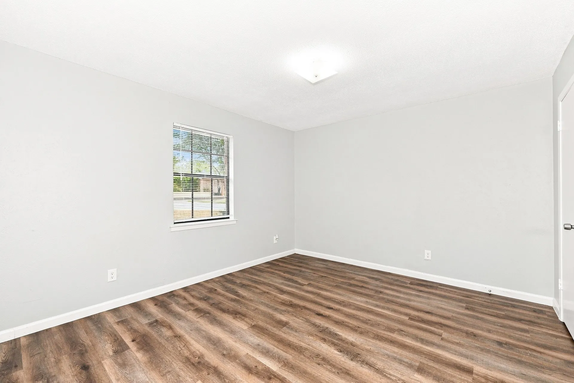 Single Family Residence For Rent in Tarrant County , 6609 Chilton Drive, North Richland Hills, Texas 76182, 3 Bedroom, 2 Bathroom, 2 Garage spaces, 1,720 Sqft, built in 1977, mls#21383082, Real Estate Agent in North Richland Hills, Homes For Rent in Tarrant county, Homes For Rent in North Richland Hills, Realtor in North Richland Hills Texas, Real Estate Brokerage Independent Realty Texas, Luminita Cordes Realtor