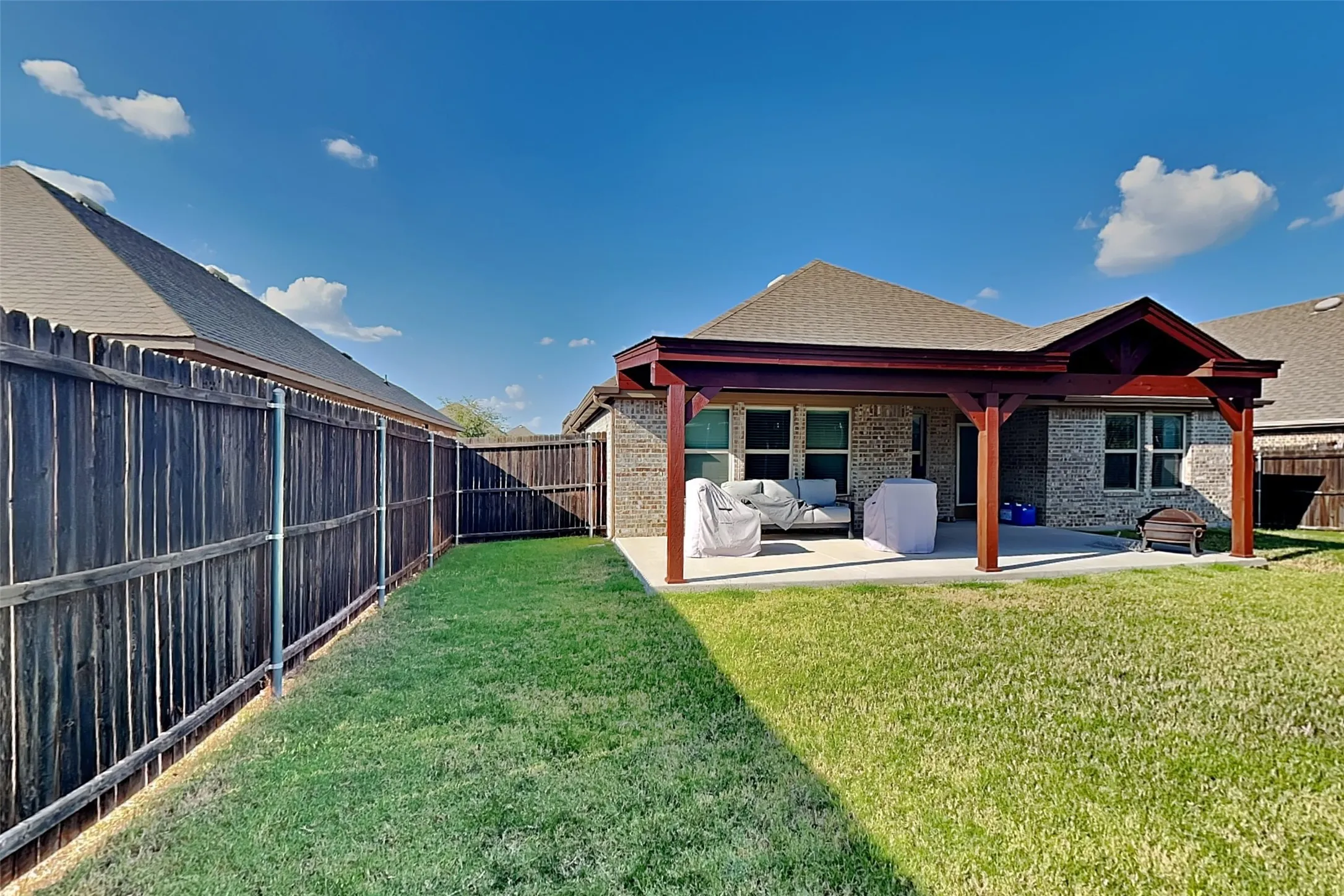 Single Family Residence For Rent in Hunt County , 3201 Overlook Drive, Royse City, Texas 75189, 4 Bedroom, 2 Bathroom, 2 Garage spaces, 1,943 Sqft, built in 2019, mls#21382986, Real Estate Agent in Royse City, Homes For Rent in Hunt county, Homes For Rent in Royse City, Realtor in Royse City Texas, Real Estate Brokerage Independent Realty Texas, Luminita Cordes Realtor
