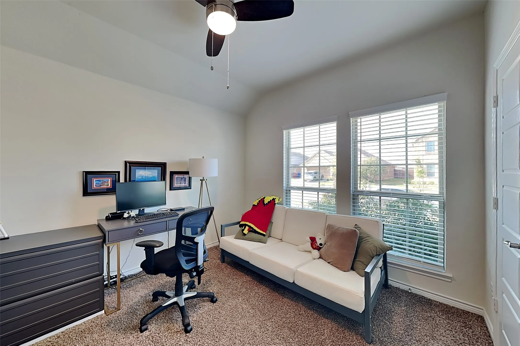 Single Family Residence For Rent in Hunt County , 3201 Overlook Drive, Royse City, Texas 75189, 4 Bedroom, 2 Bathroom, 2 Garage spaces, 1,943 Sqft, built in 2019, mls#21382986, Real Estate Agent in Royse City, Homes For Rent in Hunt county, Homes For Rent in Royse City, Realtor in Royse City Texas, Real Estate Brokerage Independent Realty Texas, Luminita Cordes Realtor