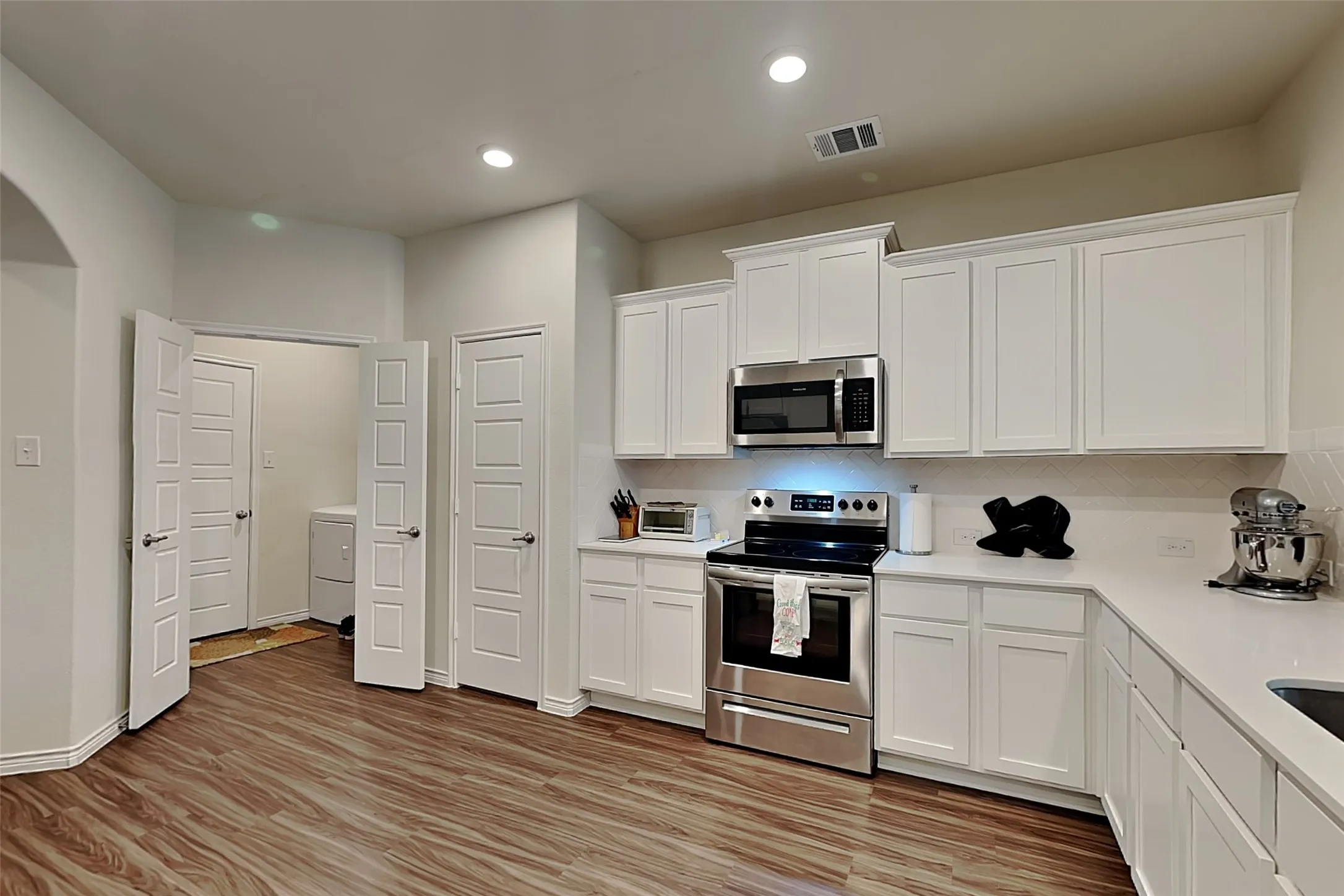 Single Family Residence For Rent in Hunt County , 3201 Overlook Drive, Royse City, Texas 75189, 4 Bedroom, 2 Bathroom, 2 Garage spaces, 1,943 Sqft, built in 2019, mls#21382986, Real Estate Agent in Royse City, Homes For Rent in Hunt county, Homes For Rent in Royse City, Realtor in Royse City Texas, Real Estate Brokerage Independent Realty Texas, Luminita Cordes Realtor