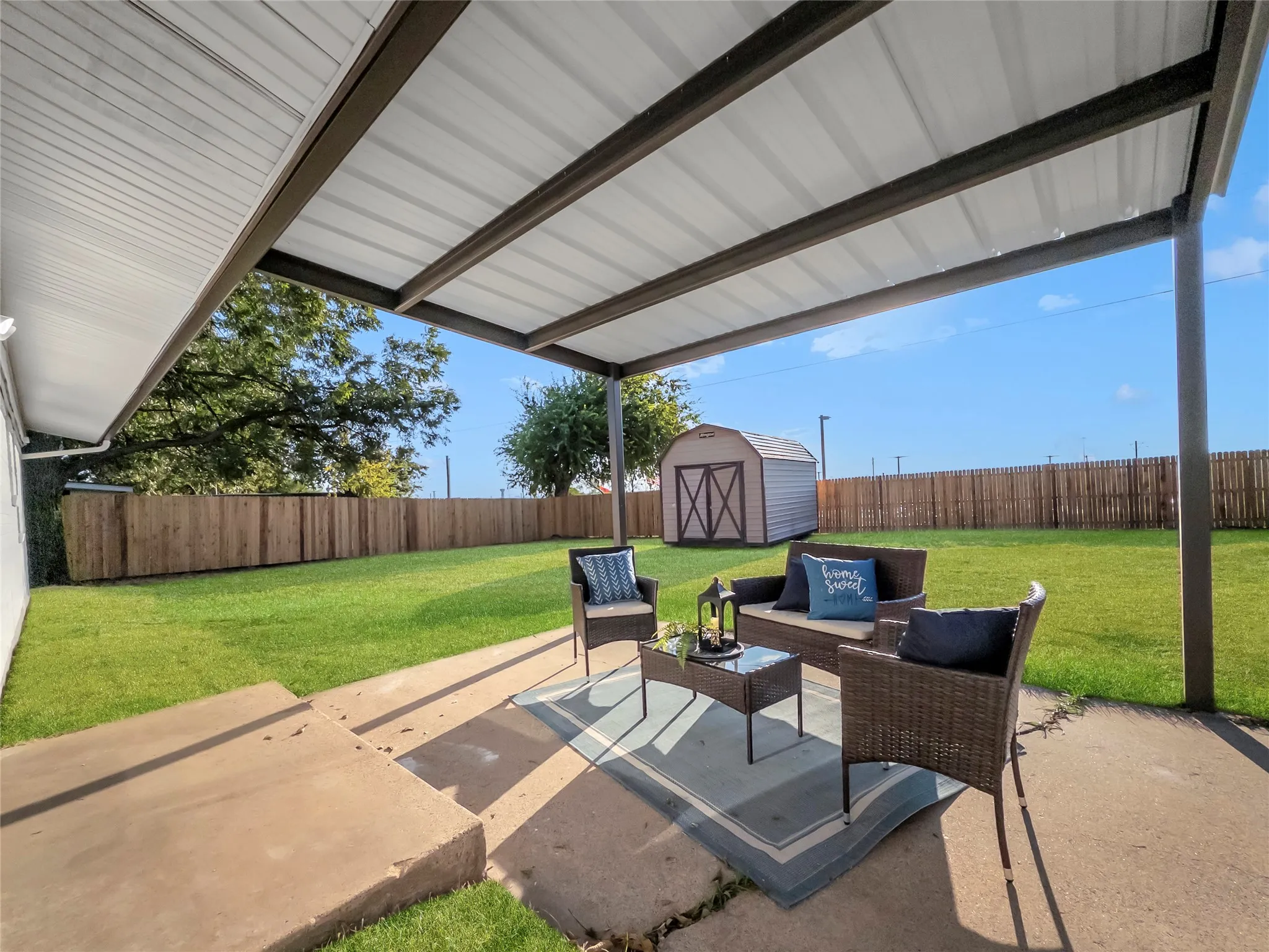 Single Family Residence For Sale in Dallas County , 1802 Fairfax Lane, Carrollton, Texas 75006, 4 Bedroom, 2 Bathroom, Garage spaces, 1,484 Sqft, built in 1962, mls#21383020, Real Estate Agent in Carrollton, Homes For Sale in Dallas county, Homes For Sale in Carrollton, Realtor in Carrollton Texas, Real Estate Brokerage Independent Realty Texas, Luminita Cordes Realtor
