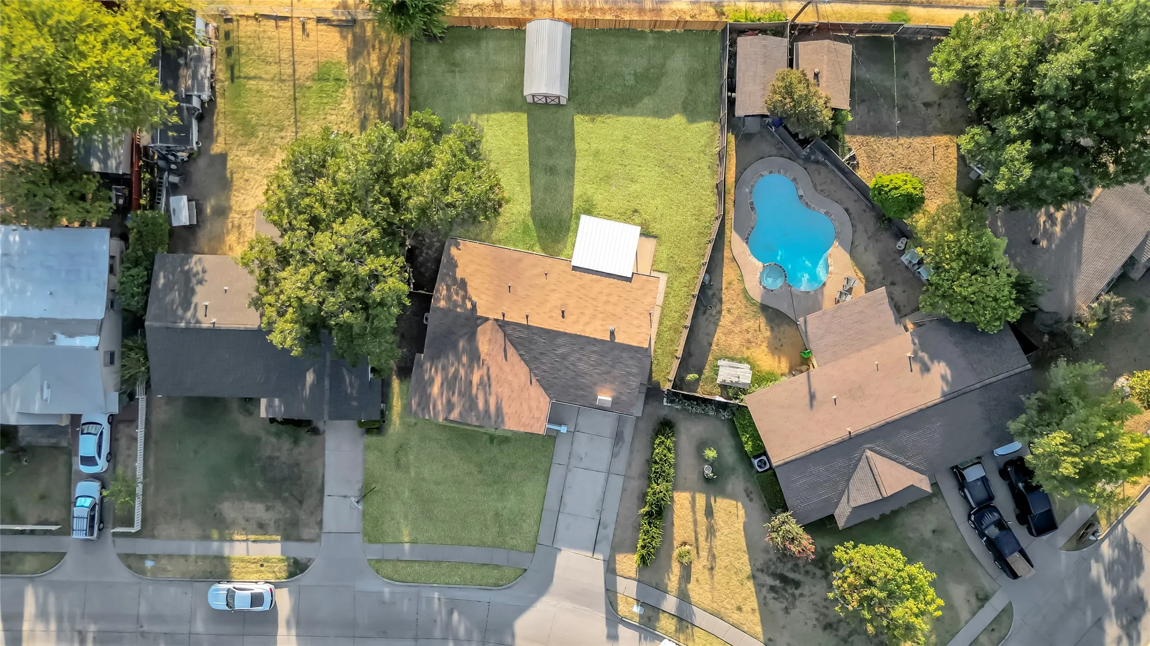 Single Family Residence For Sale in Dallas County , 1802 Fairfax Lane, Carrollton, Texas 75006, 4 Bedroom, 2 Bathroom, Garage spaces, 1,484 Sqft, built in 1962, mls#21383020, Real Estate Agent in Carrollton, Homes For Sale in Dallas county, Homes For Sale in Carrollton, Realtor in Carrollton Texas, Real Estate Brokerage Independent Realty Texas, Luminita Cordes Realtor