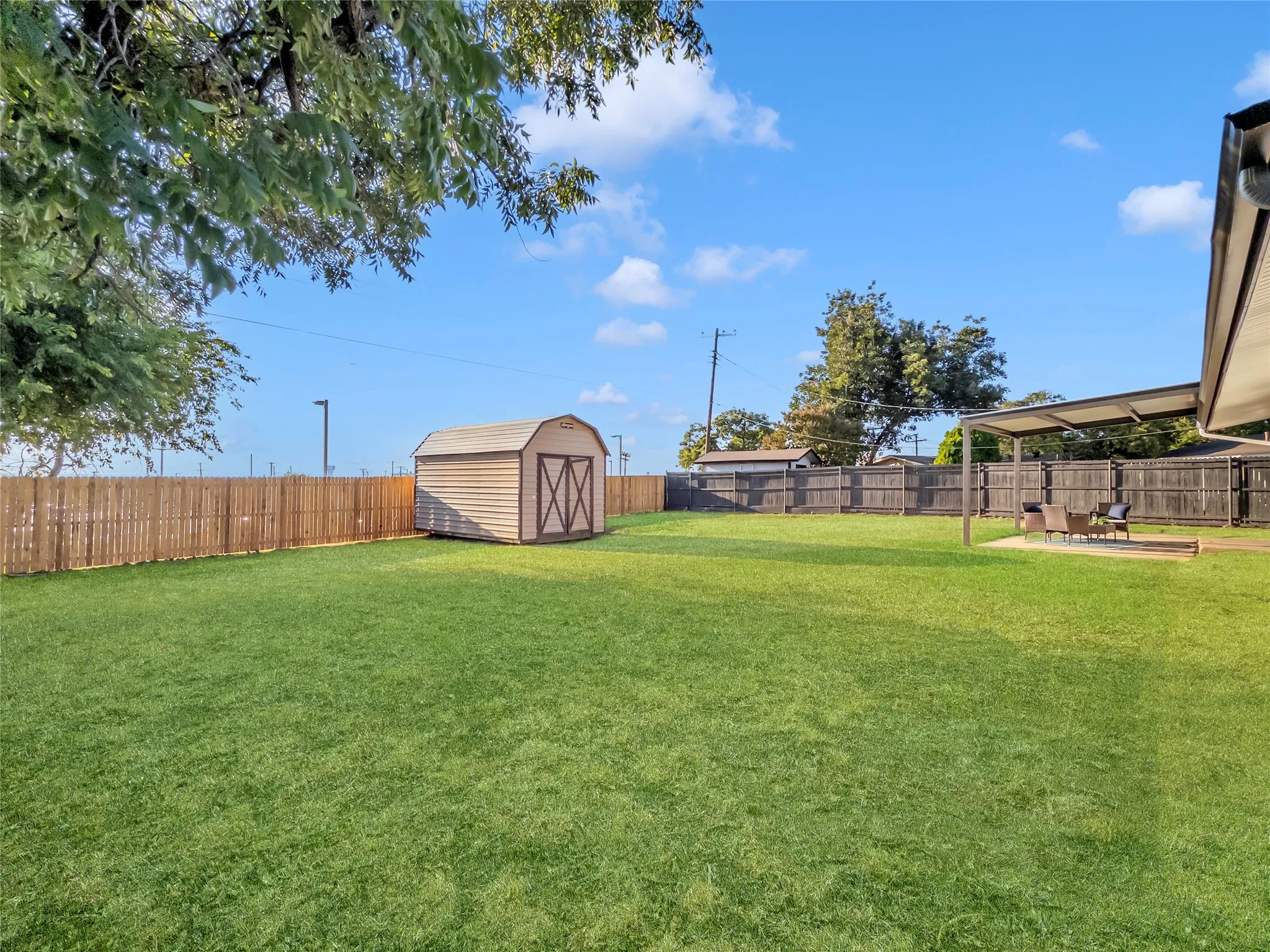 Single Family Residence For Sale in Dallas County , 1802 Fairfax Lane, Carrollton, Texas 75006, 4 Bedroom, 2 Bathroom, Garage spaces, 1,484 Sqft, built in 1962, mls#21383020, Real Estate Agent in Carrollton, Homes For Sale in Dallas county, Homes For Sale in Carrollton, Realtor in Carrollton Texas, Real Estate Brokerage Independent Realty Texas, Luminita Cordes Realtor