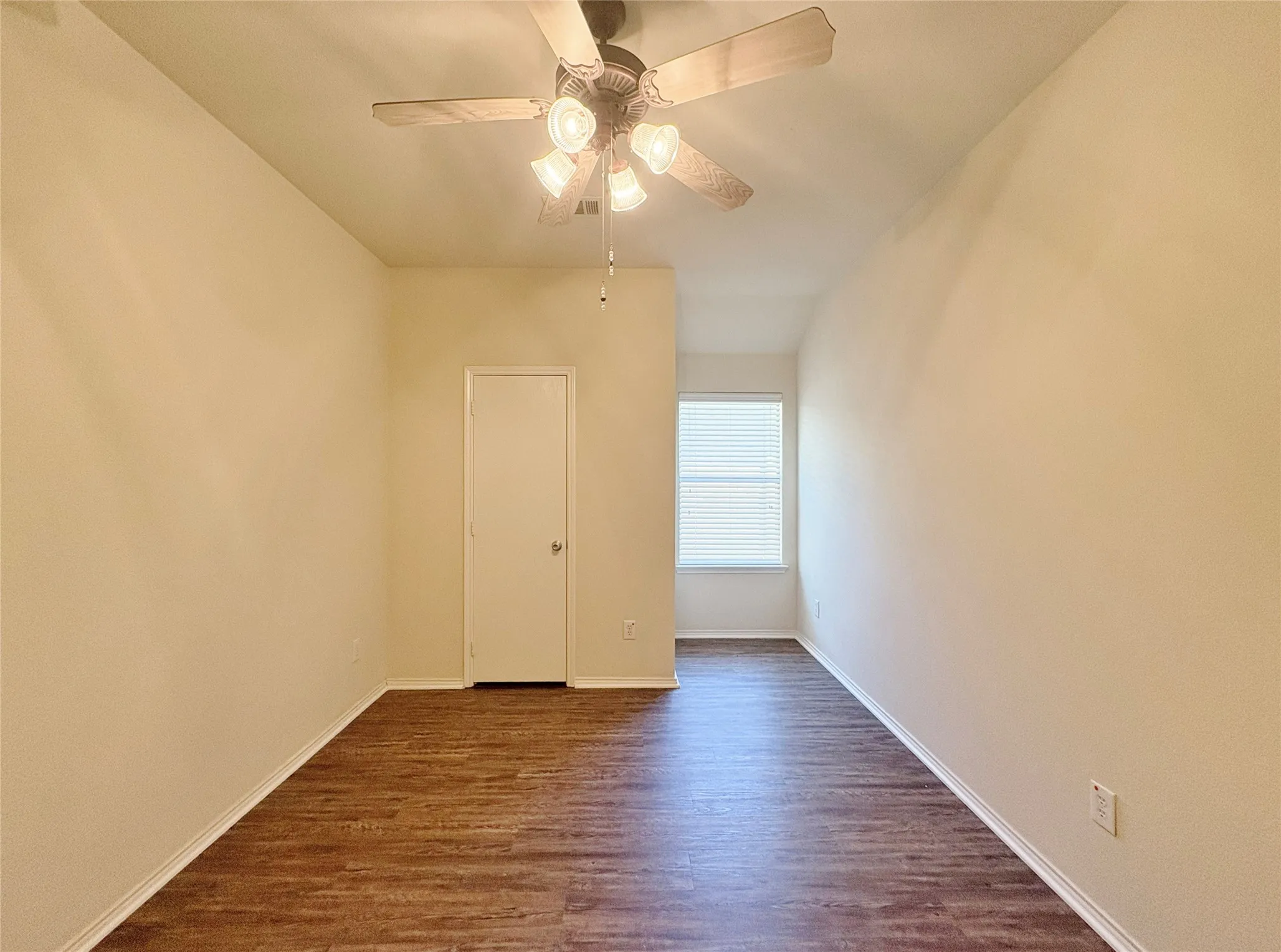 Single Family Residence For Rent in Collin County , 2049 Helmoken Falls Drive, Anna, Texas 75409, 4 Bedroom, 2 Bathroom, 2 Garage spaces, 2,180 Sqft, built in 2006, mls#21383095, Real Estate Agent in Anna, Homes For Rent in Collin county, Homes For Rent in Anna, Realtor in Anna Texas, Real Estate Brokerage Independent Realty Texas, Luminita Cordes Realtor