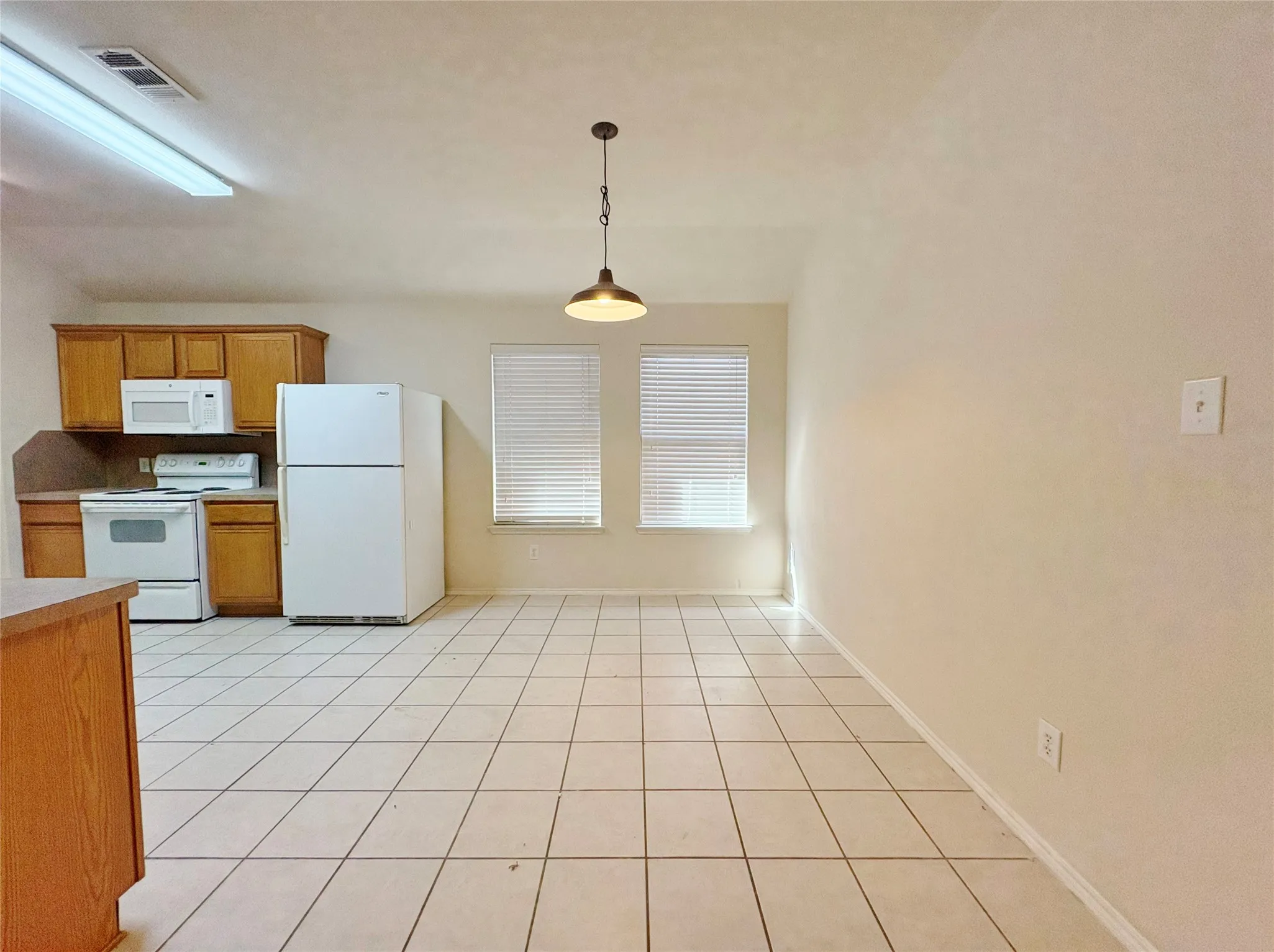 Single Family Residence For Rent in Collin County , 2049 Helmoken Falls Drive, Anna, Texas 75409, 4 Bedroom, 2 Bathroom, 2 Garage spaces, 2,180 Sqft, built in 2006, mls#21383095, Real Estate Agent in Anna, Homes For Rent in Collin county, Homes For Rent in Anna, Realtor in Anna Texas, Real Estate Brokerage Independent Realty Texas, Luminita Cordes Realtor