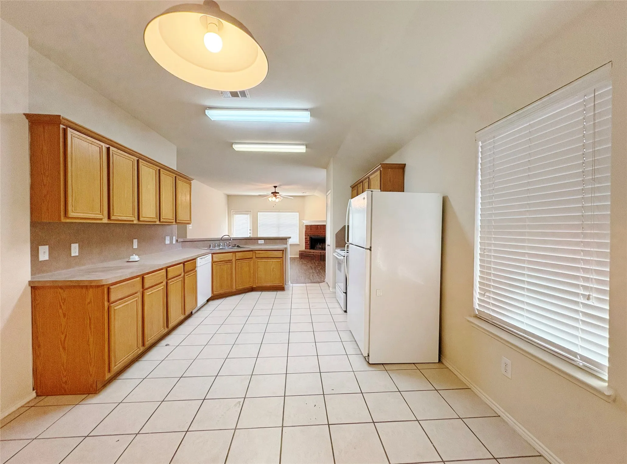 Single Family Residence For Rent in Collin County , 2049 Helmoken Falls Drive, Anna, Texas 75409, 4 Bedroom, 2 Bathroom, 2 Garage spaces, 2,180 Sqft, built in 2006, mls#21383095, Real Estate Agent in Anna, Homes For Rent in Collin county, Homes For Rent in Anna, Realtor in Anna Texas, Real Estate Brokerage Independent Realty Texas, Luminita Cordes Realtor